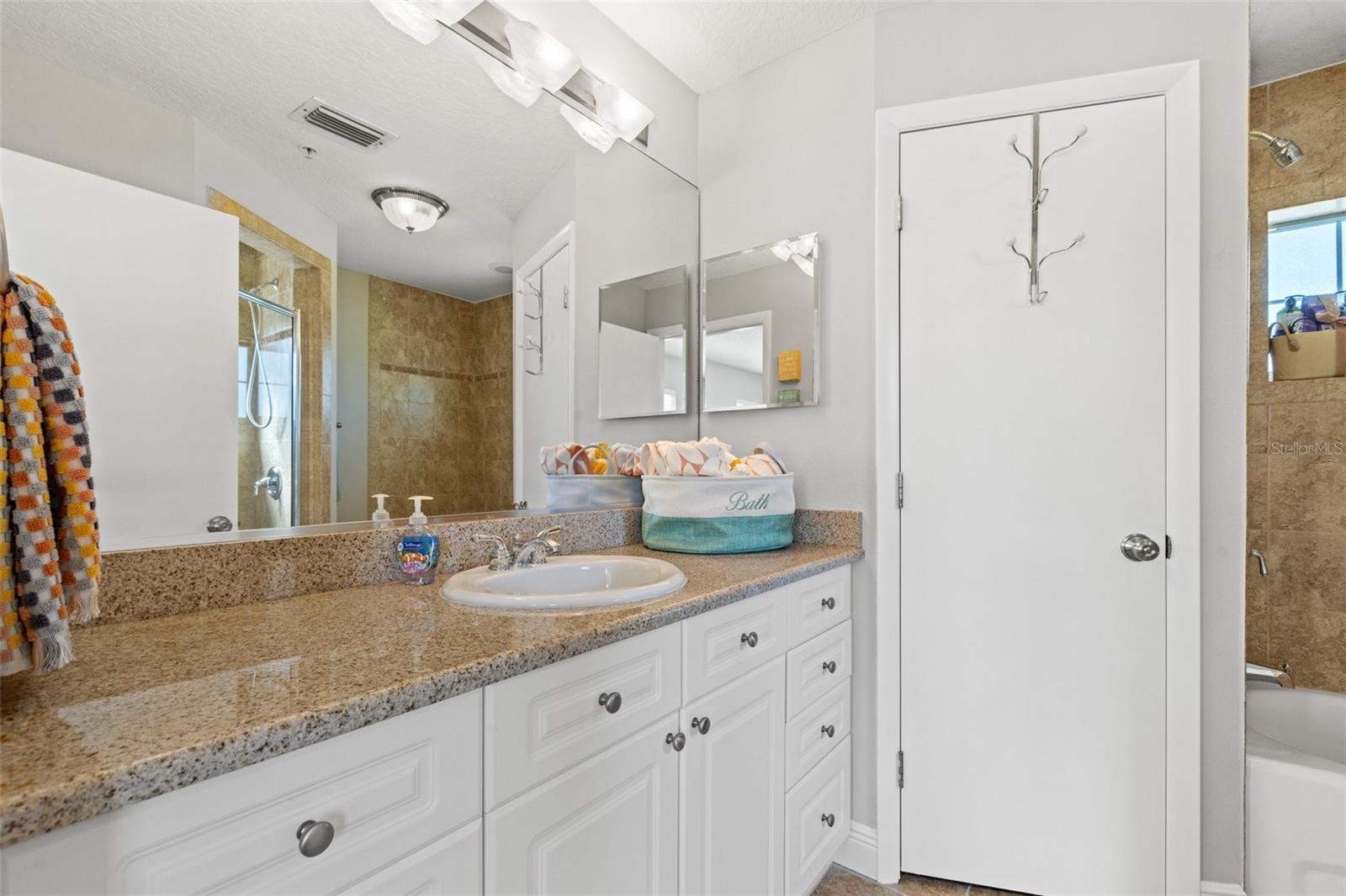 1902 ARROWHEAD DR NE, ST PETERSBURG, FL, 33703