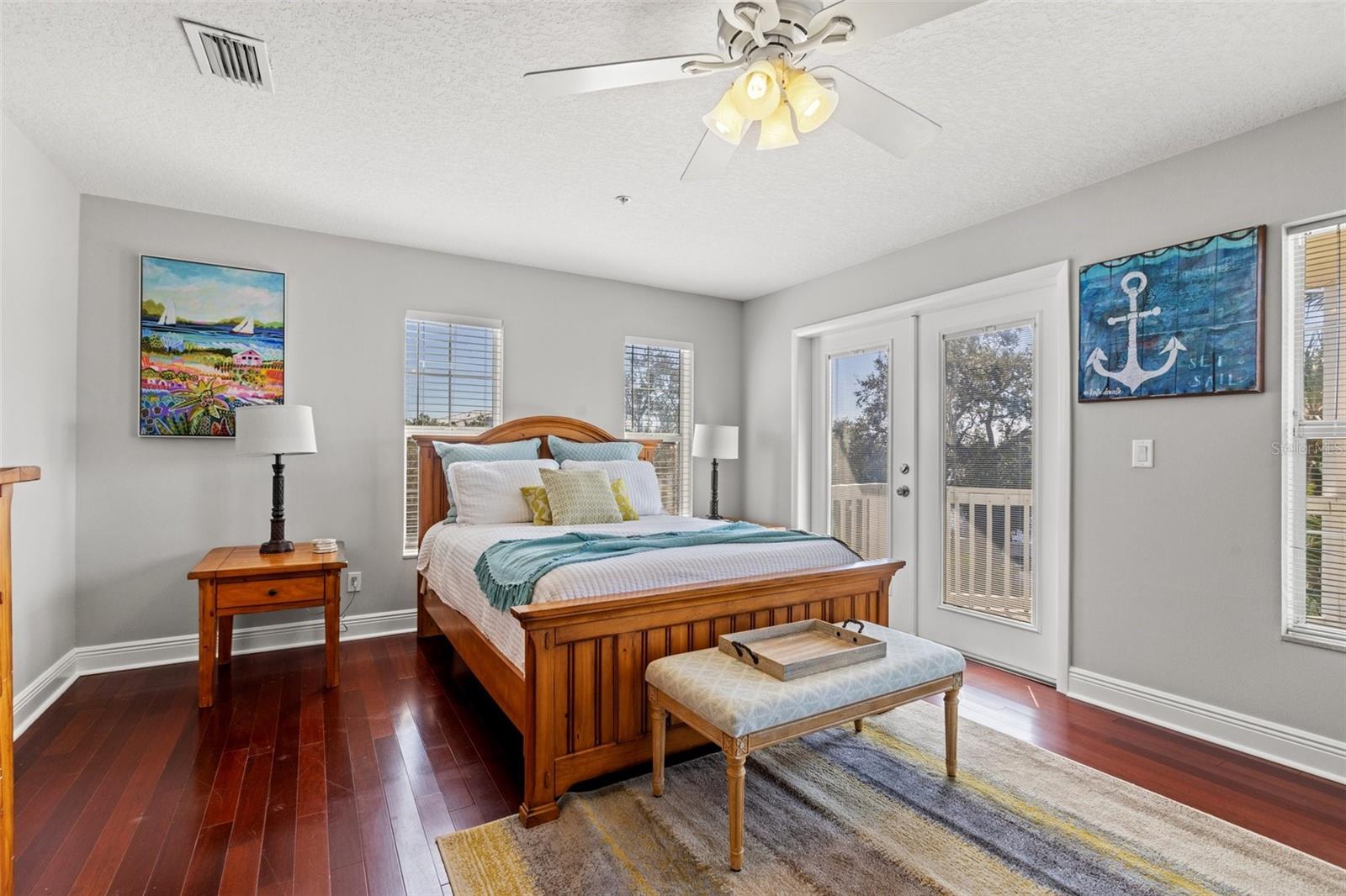 1902 ARROWHEAD DR NE, ST PETERSBURG, FL, 33703