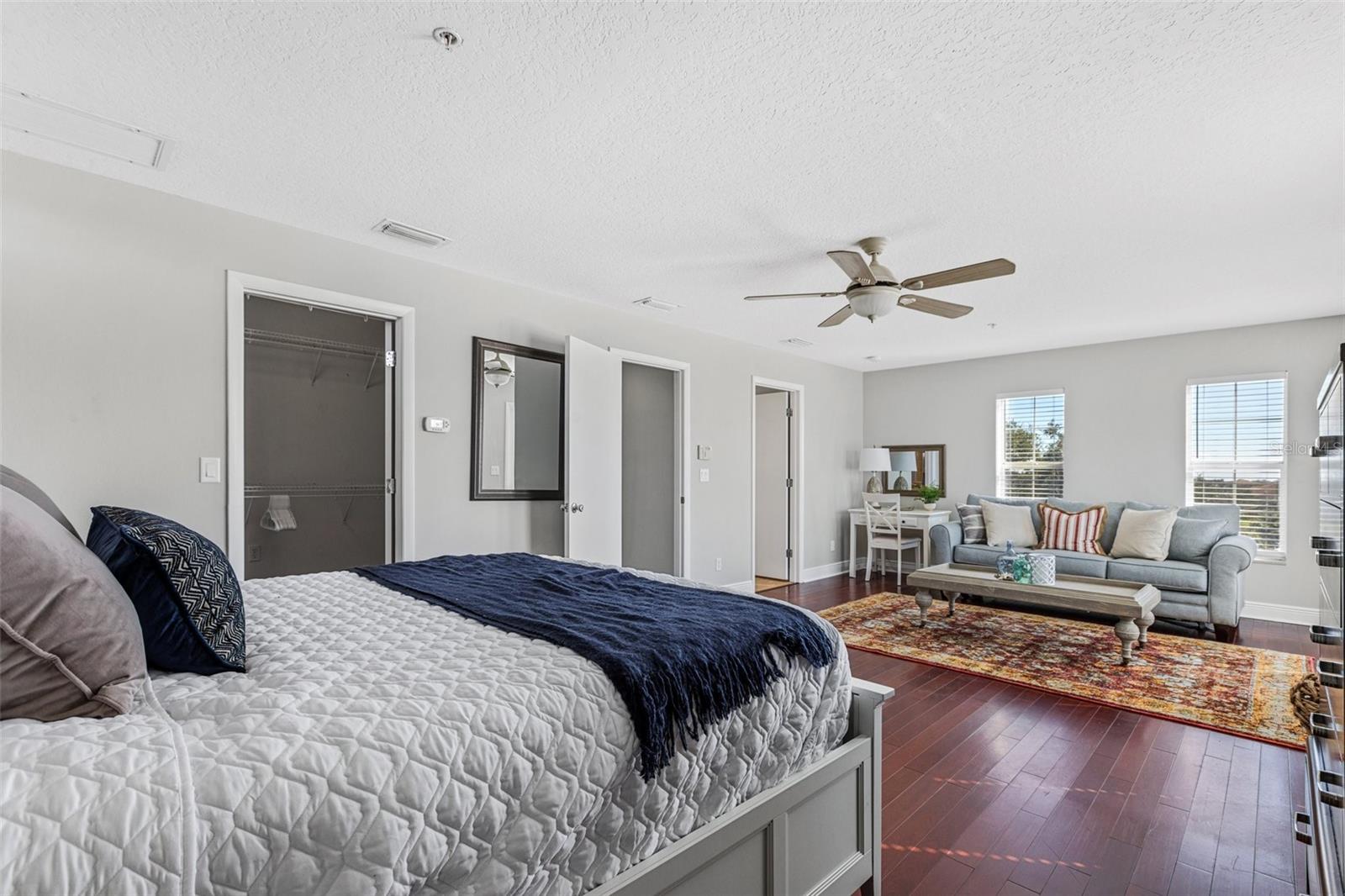1902 ARROWHEAD DR NE, ST PETERSBURG, FL, 33703