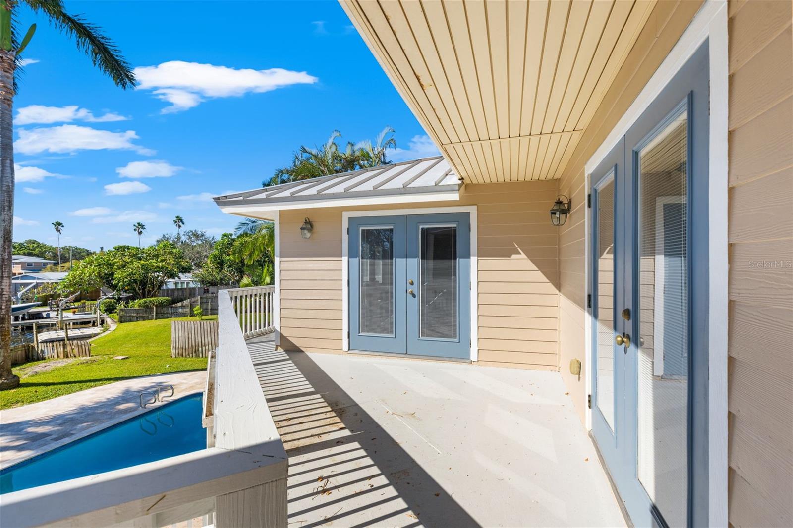1902 ARROWHEAD DR NE, ST PETERSBURG, FL, 33703