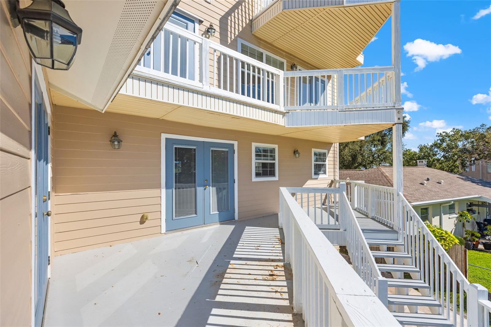 1902 ARROWHEAD DR NE, ST PETERSBURG, FL, 33703