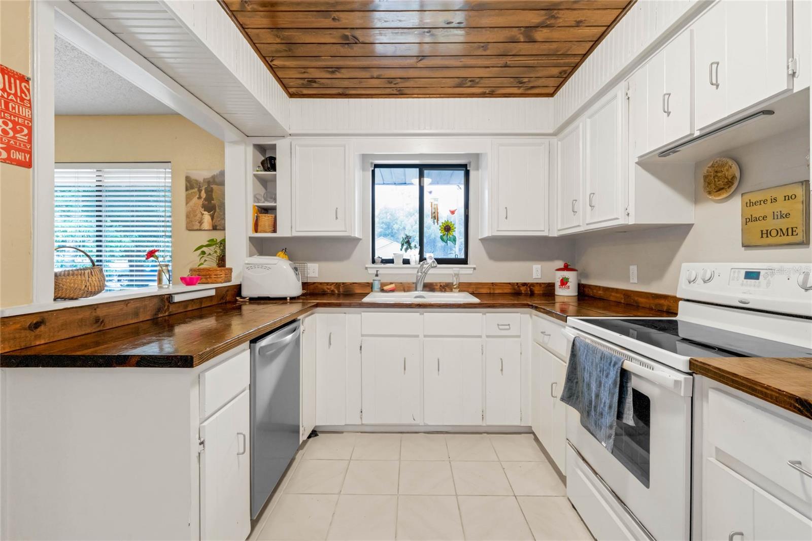 2420 W PARK RD, DELAND, FL, 32724