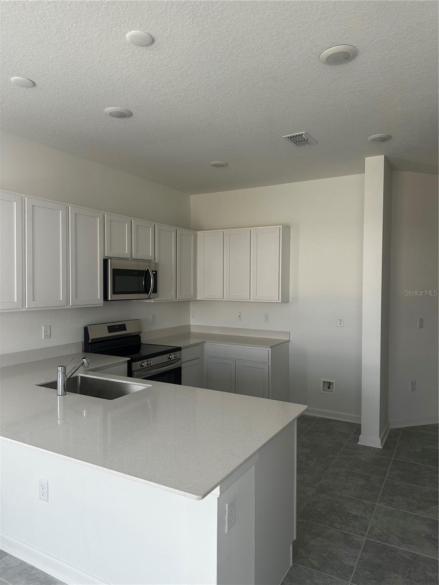 2427 SKYLINE LOOP, KISSIMMEE, FL, 34758