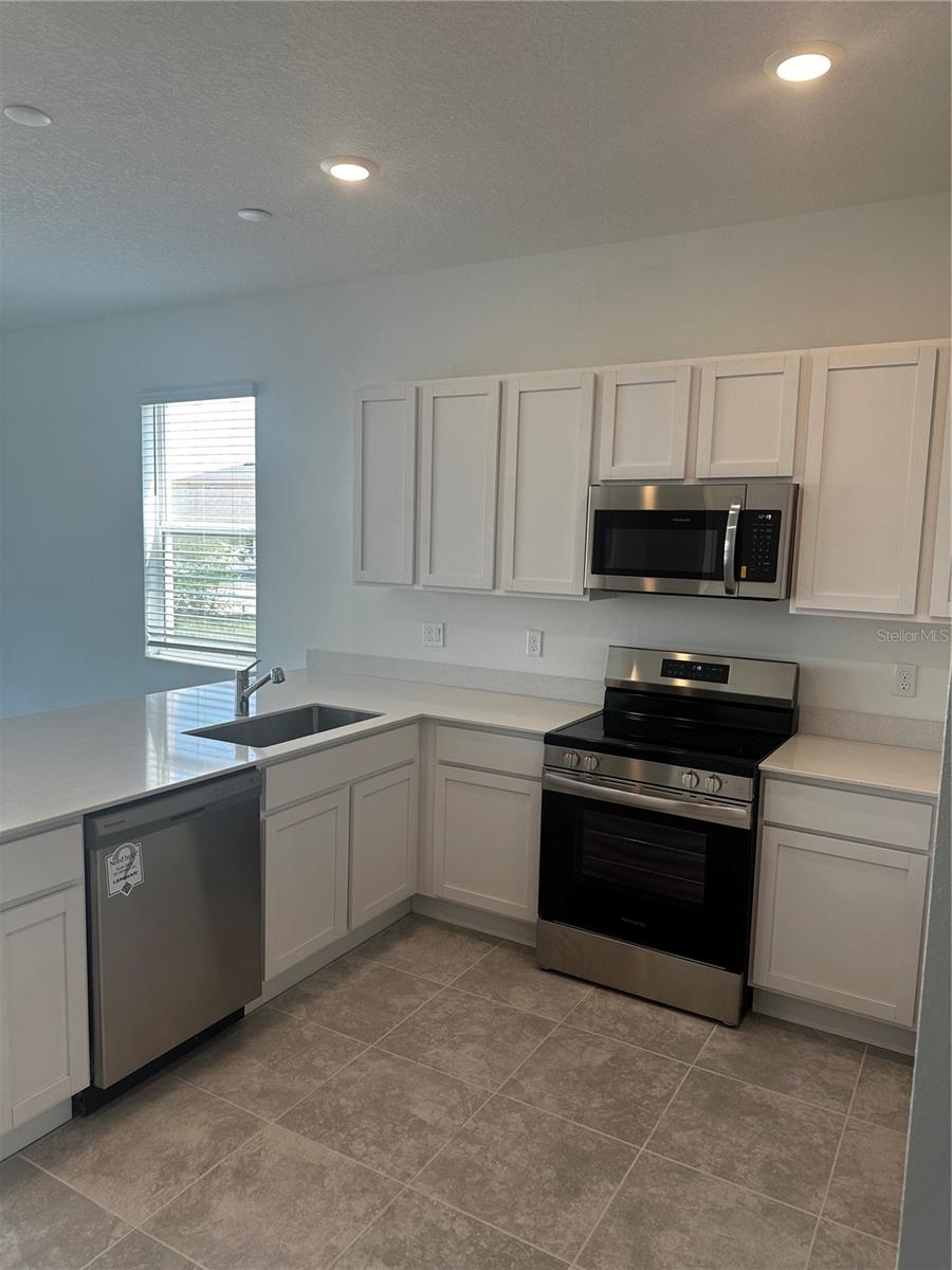 2427 SKYLINE LOOP, KISSIMMEE, FL, 34758