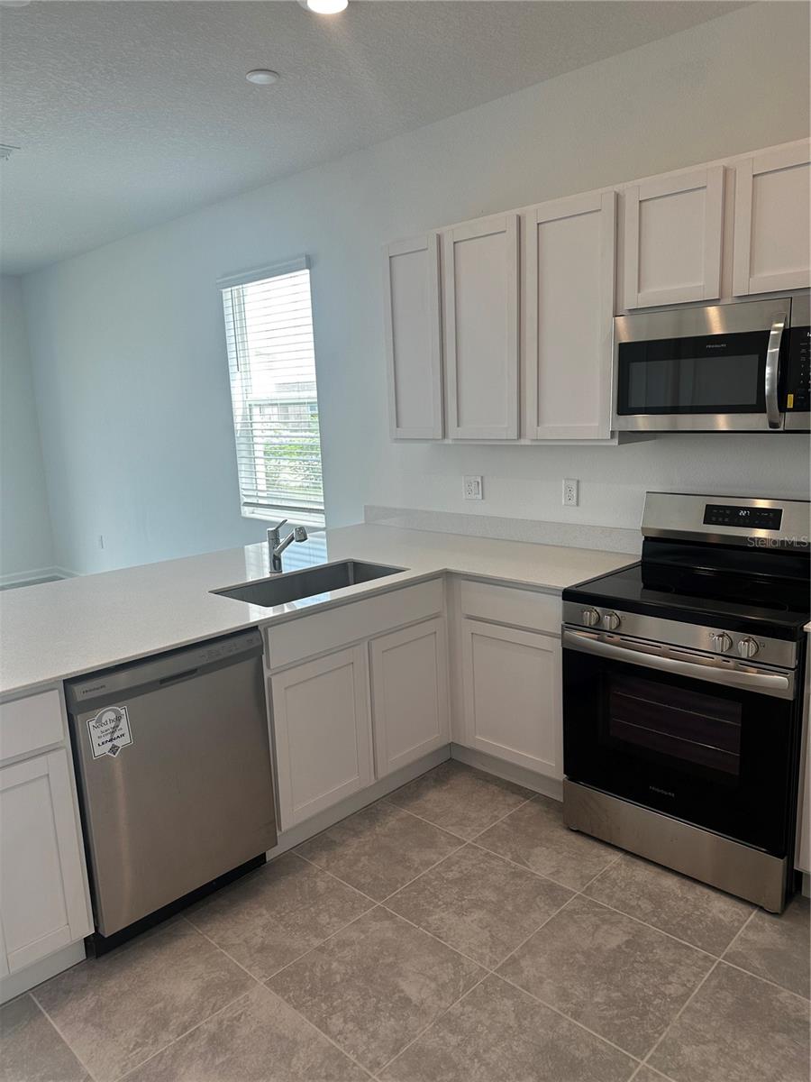 2427 SKYLINE LOOP, KISSIMMEE, FL, 34758