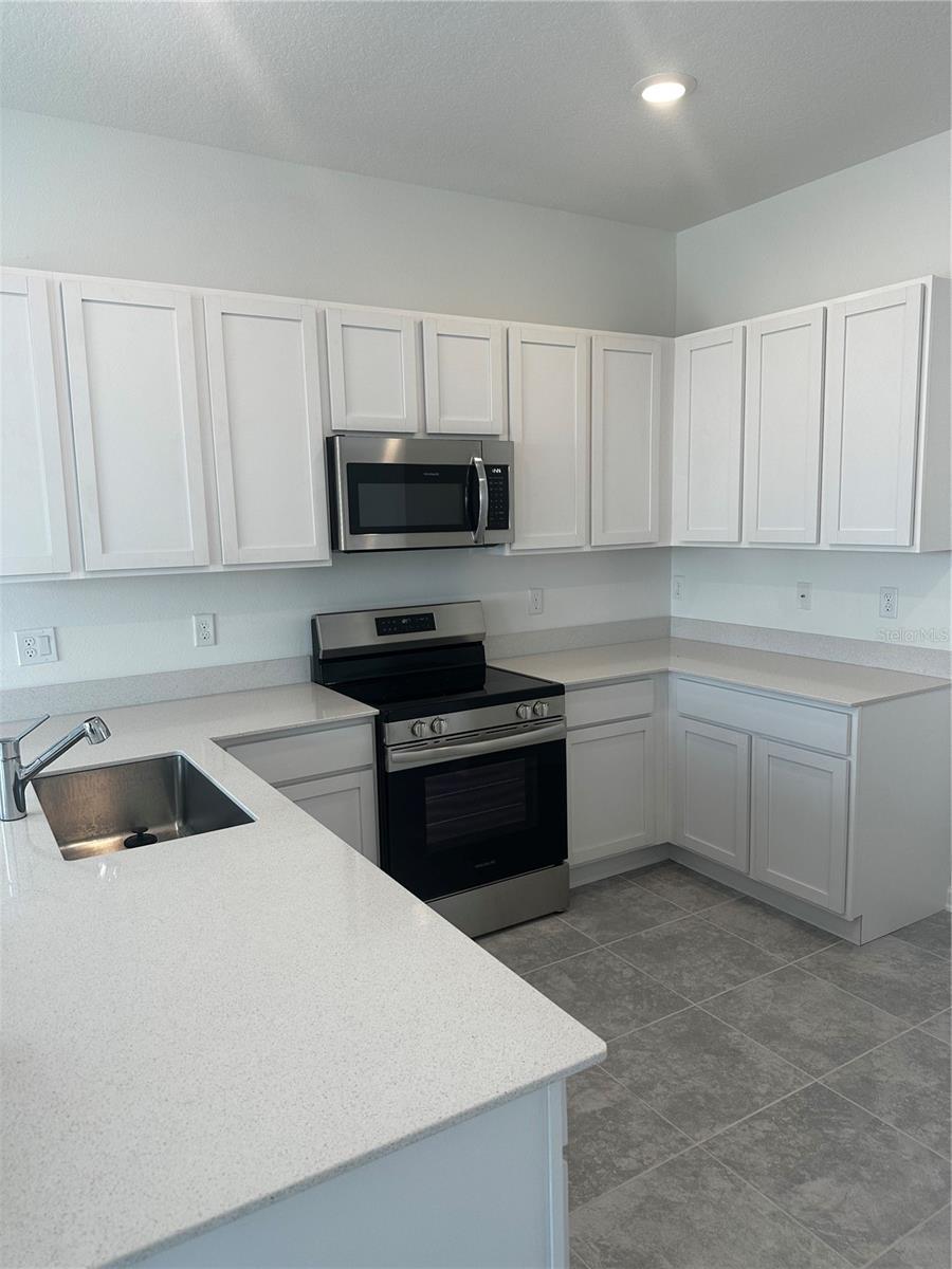 2427 SKYLINE LOOP, KISSIMMEE, FL, 34758