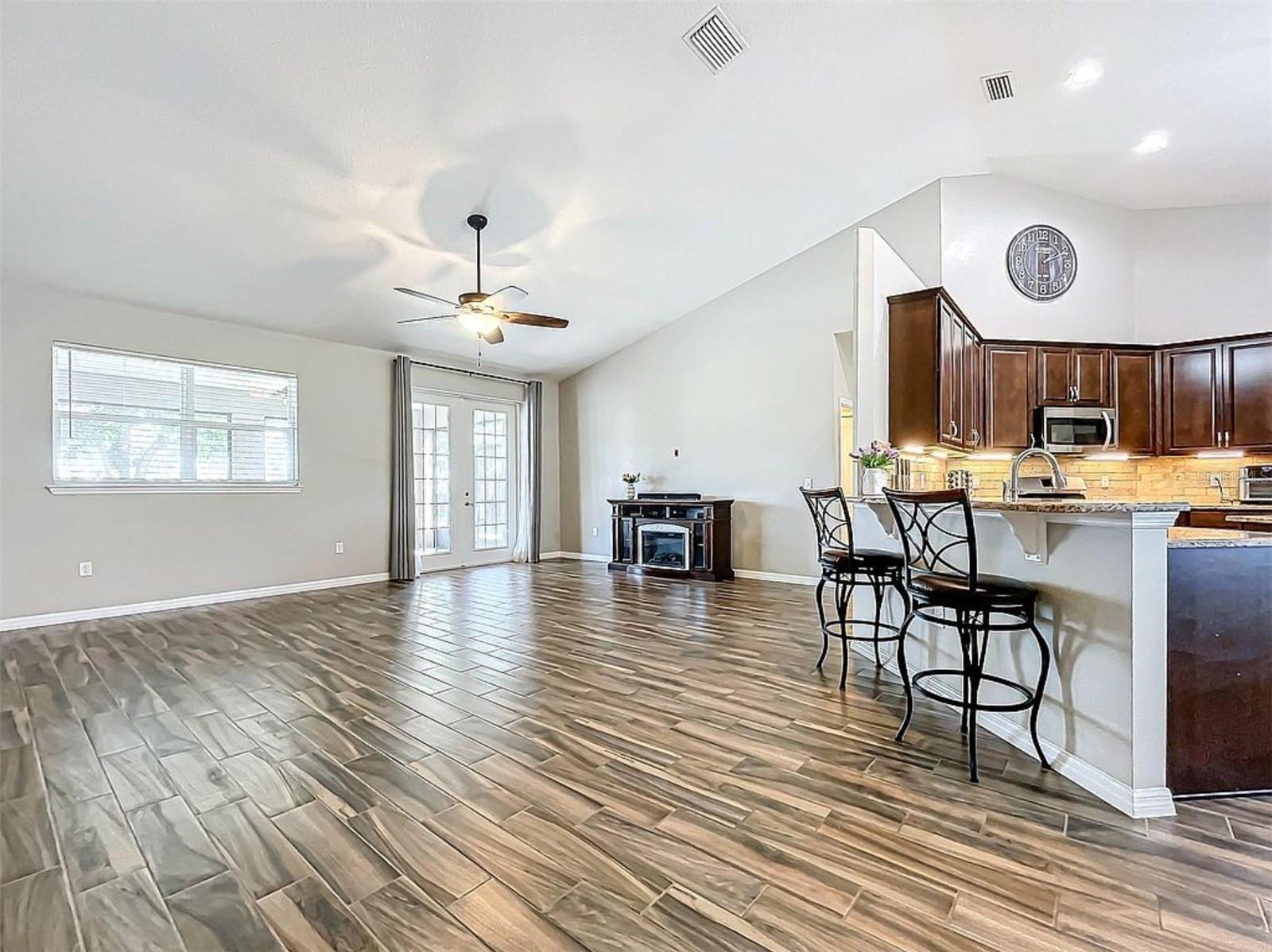 495 GUERRANT ST, UMATILLA, FL, 32784