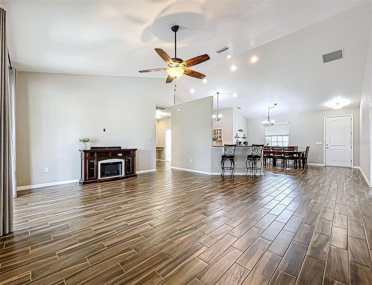 495 GUERRANT ST, UMATILLA, FL, 32784