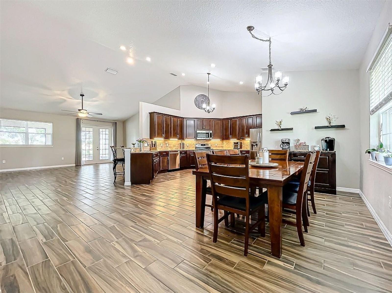 495 GUERRANT ST, UMATILLA, FL, 32784