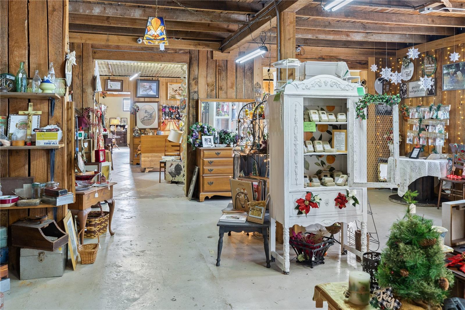 15 S MARKET BLVD, WEBSTER, FL, 33597