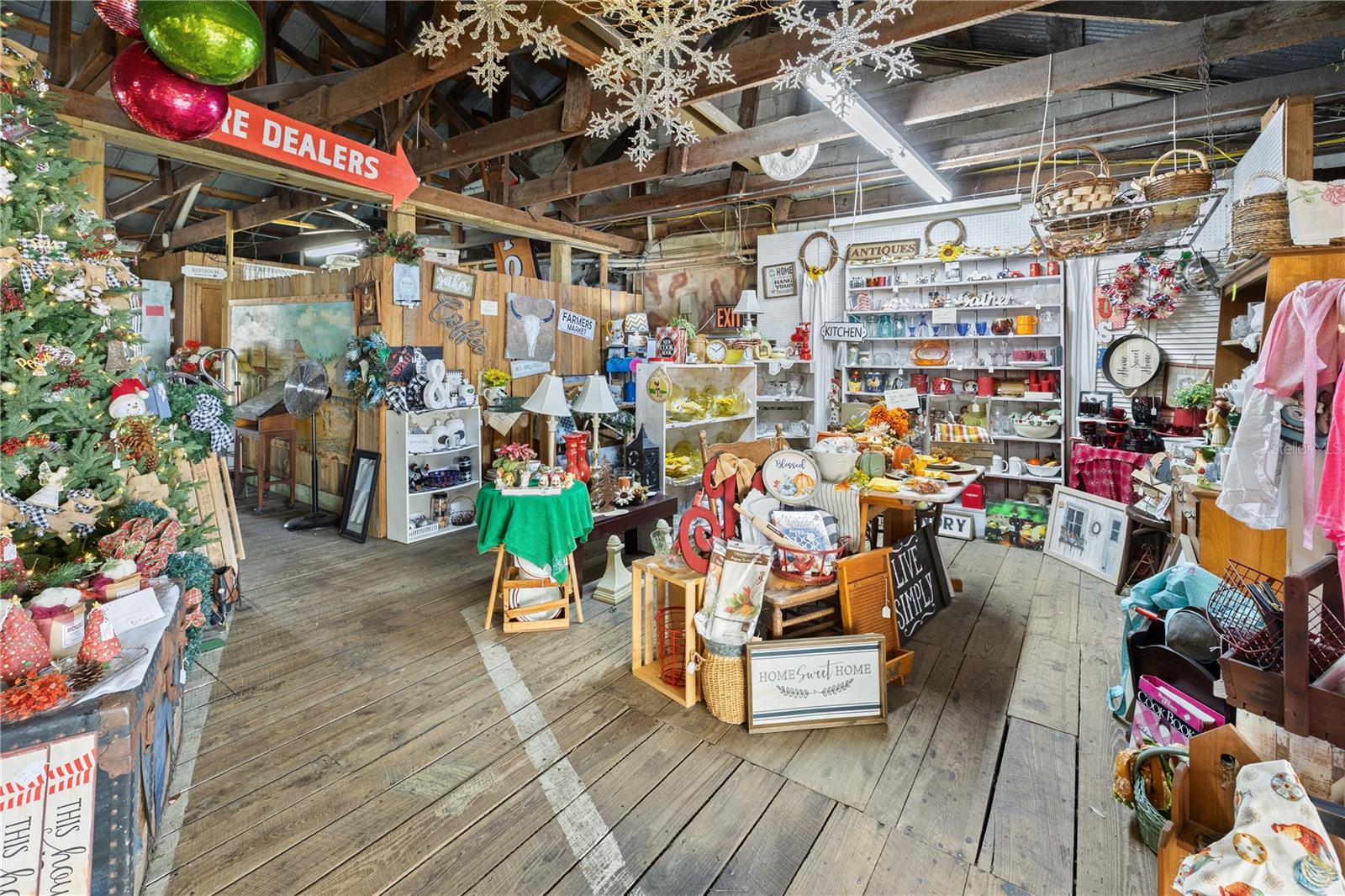 15 S MARKET BLVD, WEBSTER, FL, 33597