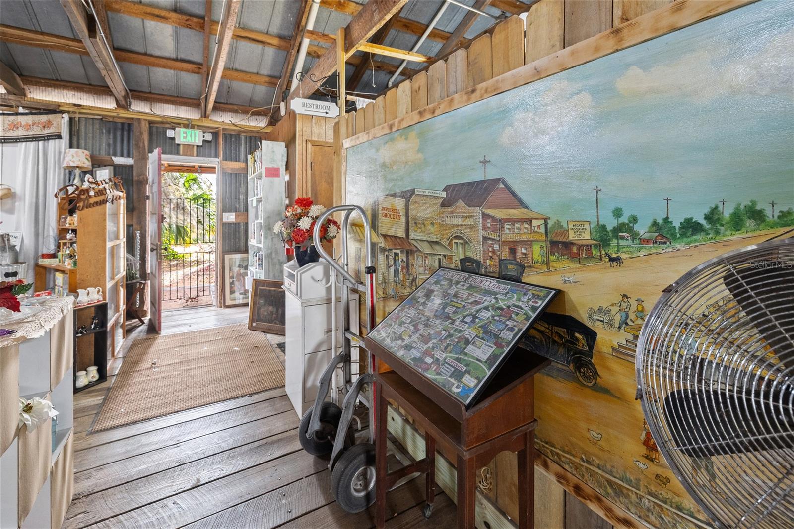 15 S MARKET BLVD, WEBSTER, FL, 33597