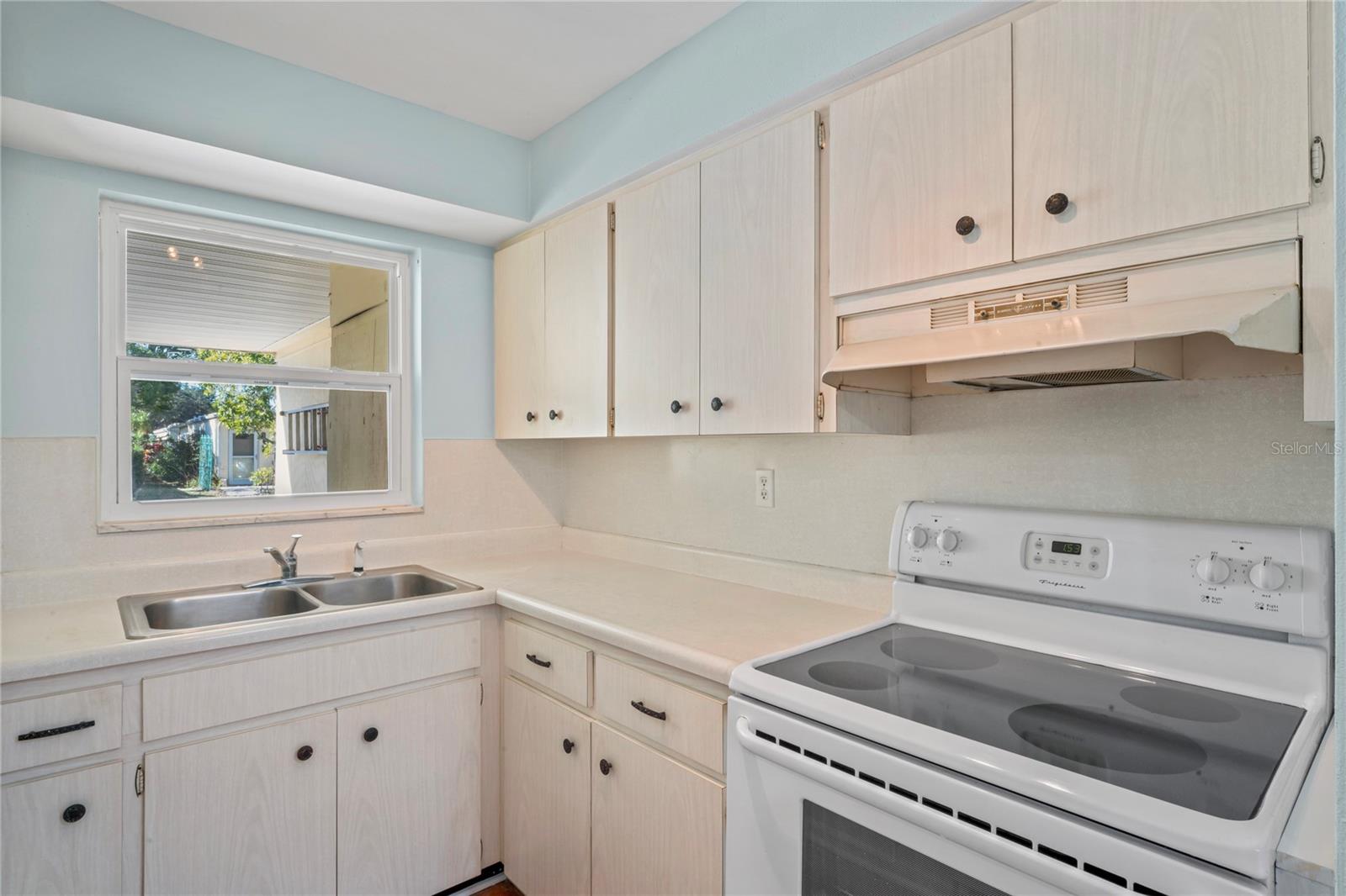 319 PORTREE DR, DUNEDIN, FL, 34698
