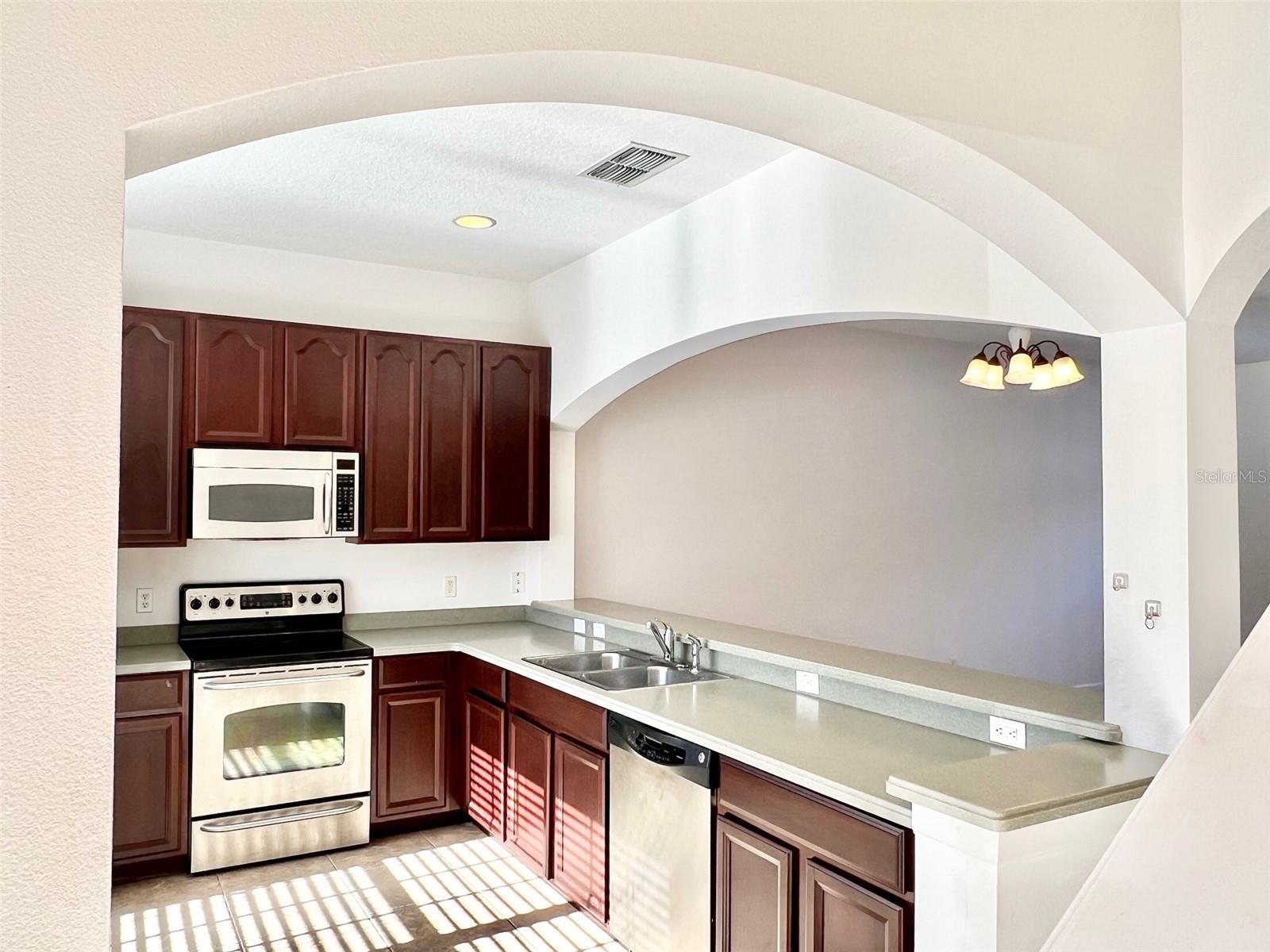 16744 CEDAR CREST DR, ORLANDO, FL, 32828