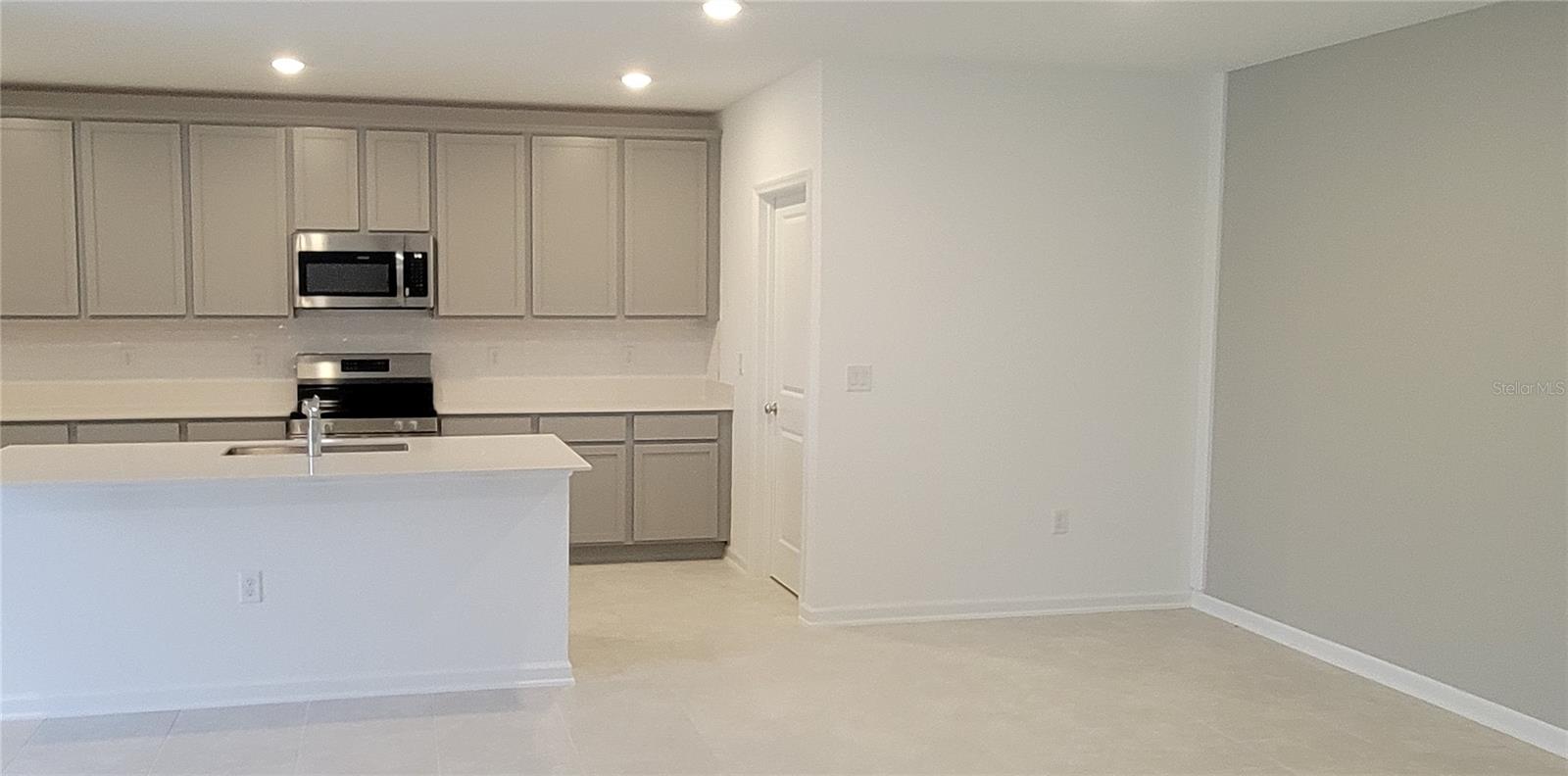 2135 GREEN VALLEY ST, DAYTONA BEACH, FL, 32124