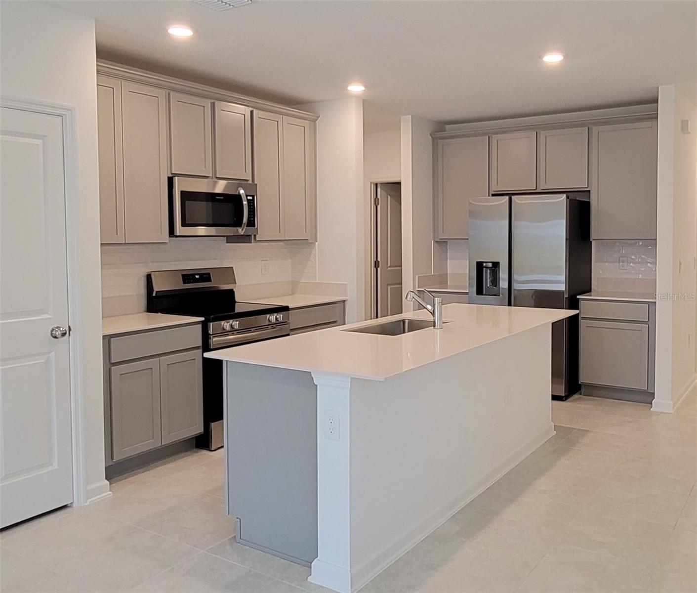 2195 GREEN VALLEY ST, DAYTONA BEACH, FL, 32124