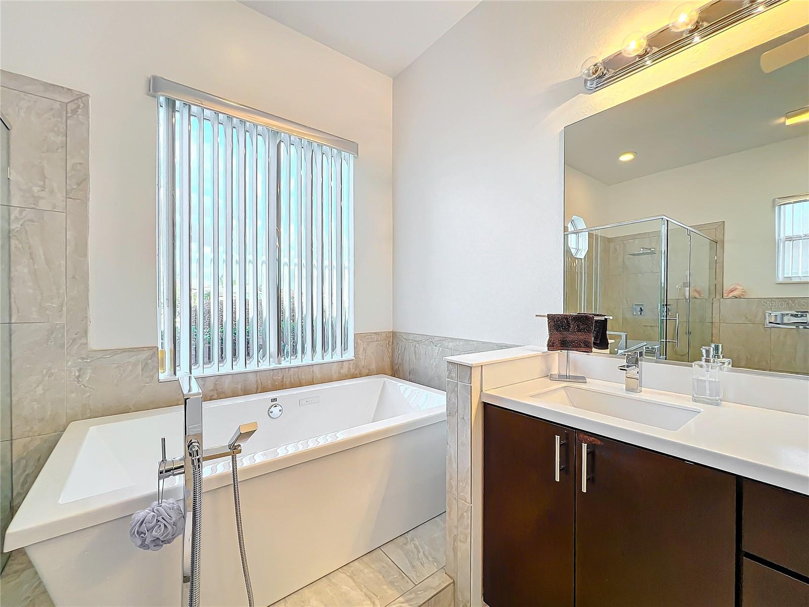25321 FOREST OAK CT, LEESBURG, FL, 34748