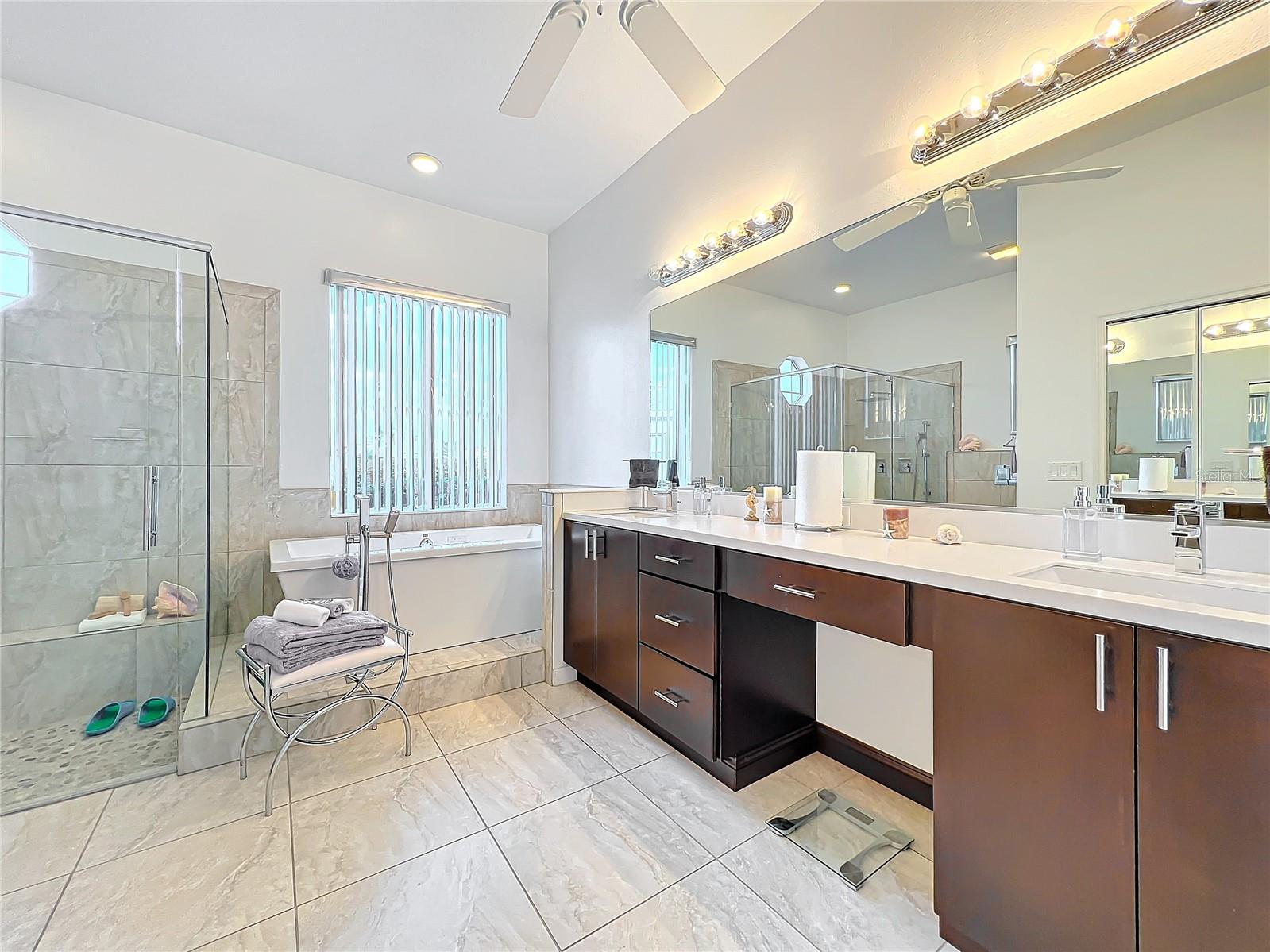 25321 FOREST OAK CT, LEESBURG, FL, 34748