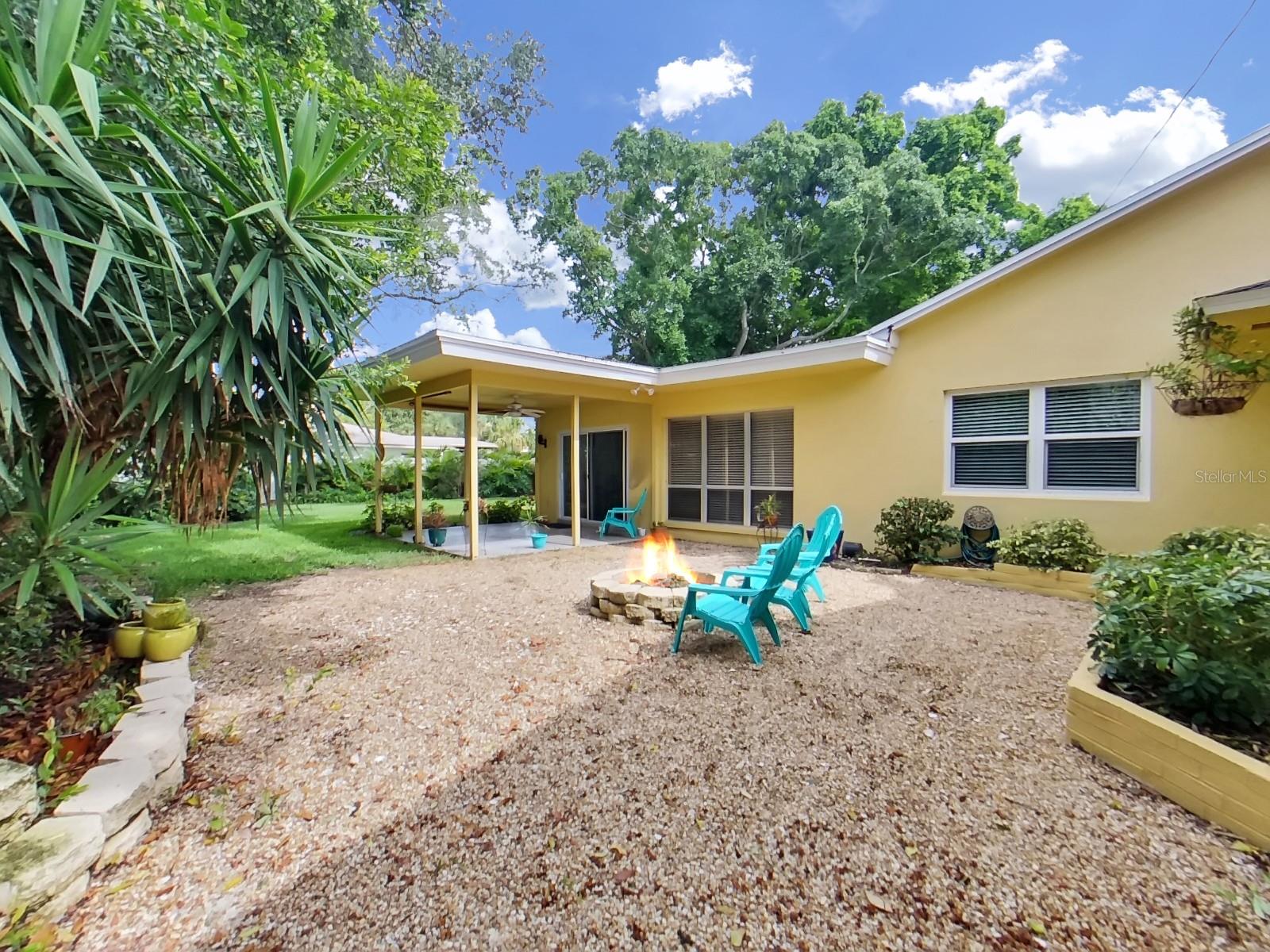 136 BAY POINT DR NE, ST PETERSBURG, FL, 33704