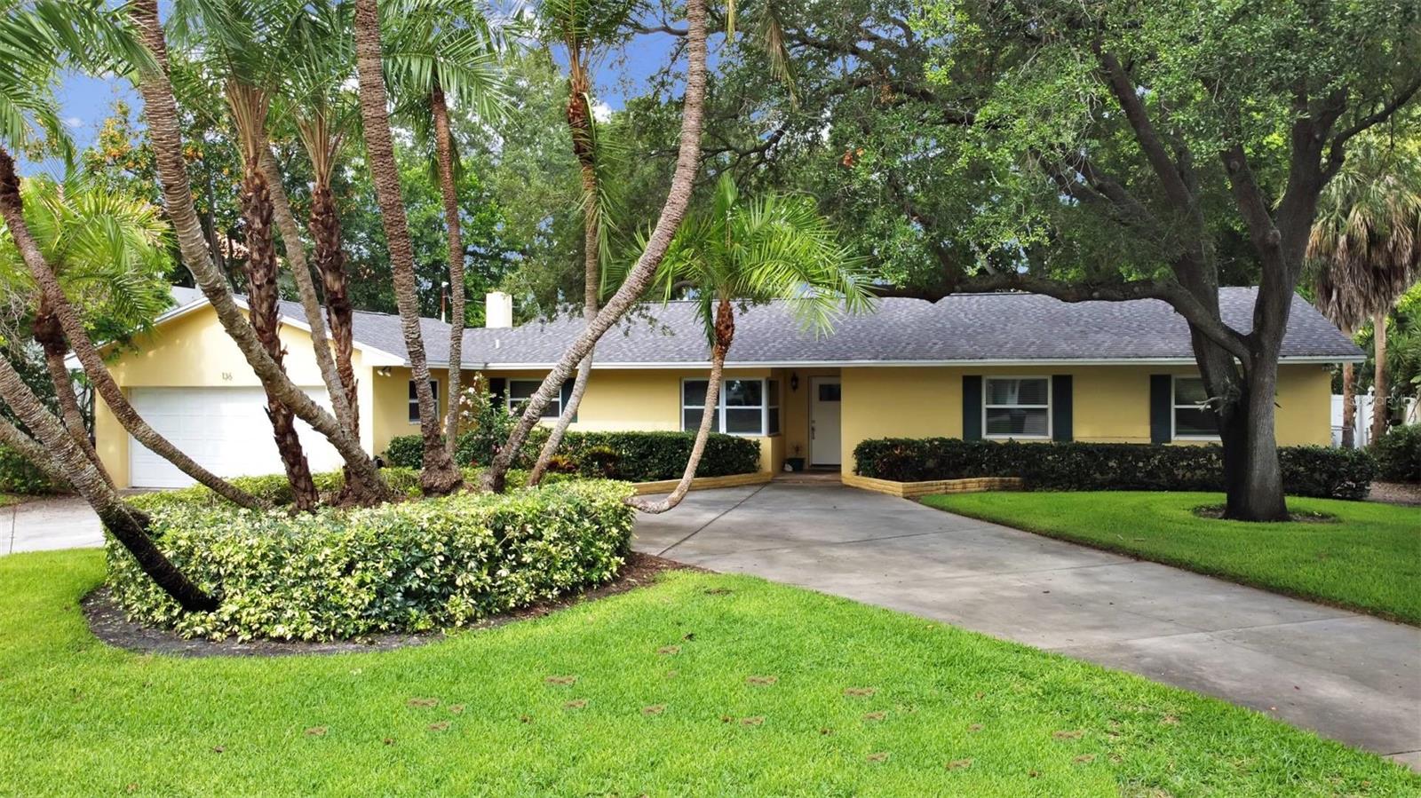 136 BAY POINT DR NE, ST PETERSBURG, FL, 33704
