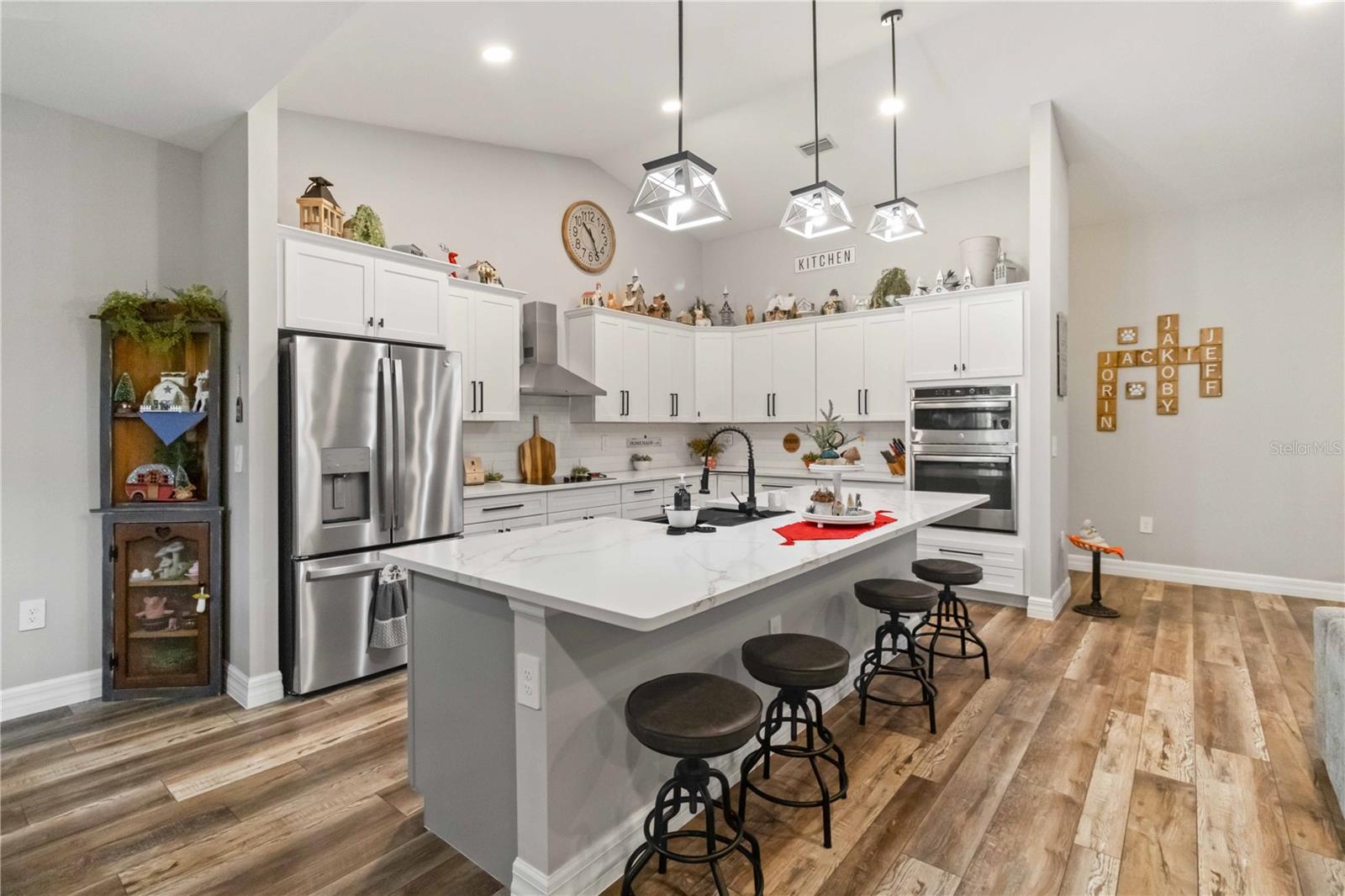 2391 LIPPINCOTT RD, ALVA, FL, 33920
