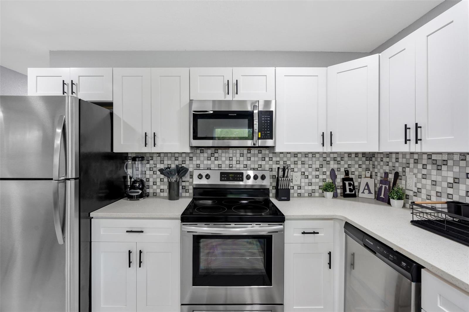 7815 LAKESHORE DR #B, TAMPA, FL, 33604