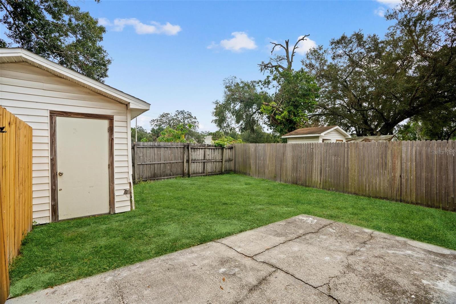 7815 LAKESHORE DR #B, TAMPA, FL, 33604