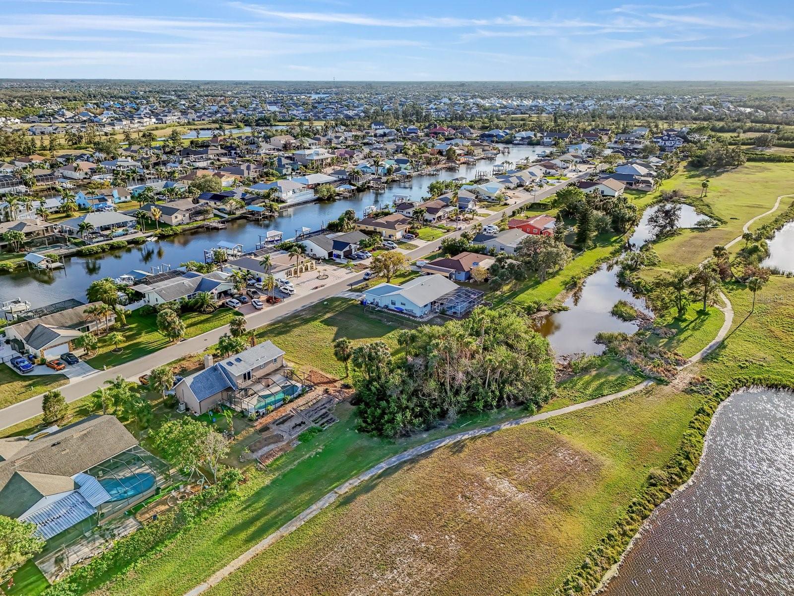 901 EAGLE LN, APOLLO BEACH, FL, 33572