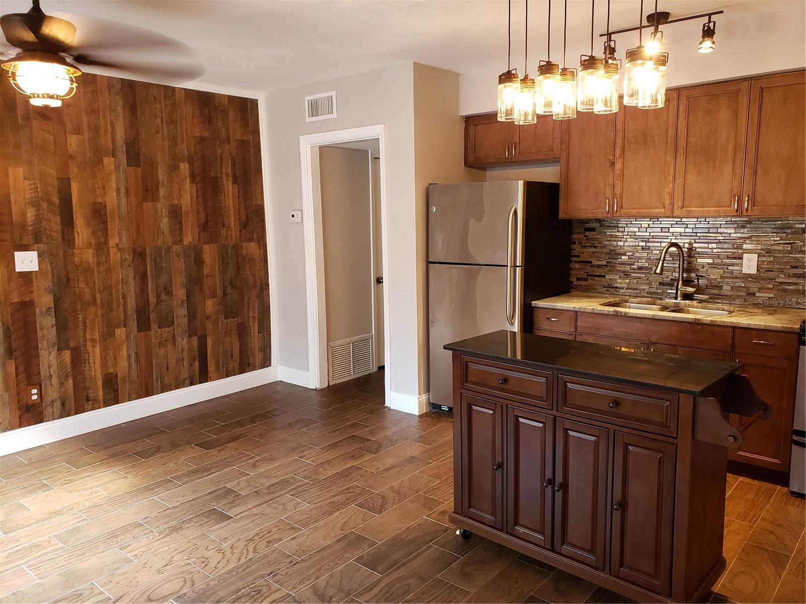 286 W PINELOCH AVE #C, ORLANDO, FL, 32806