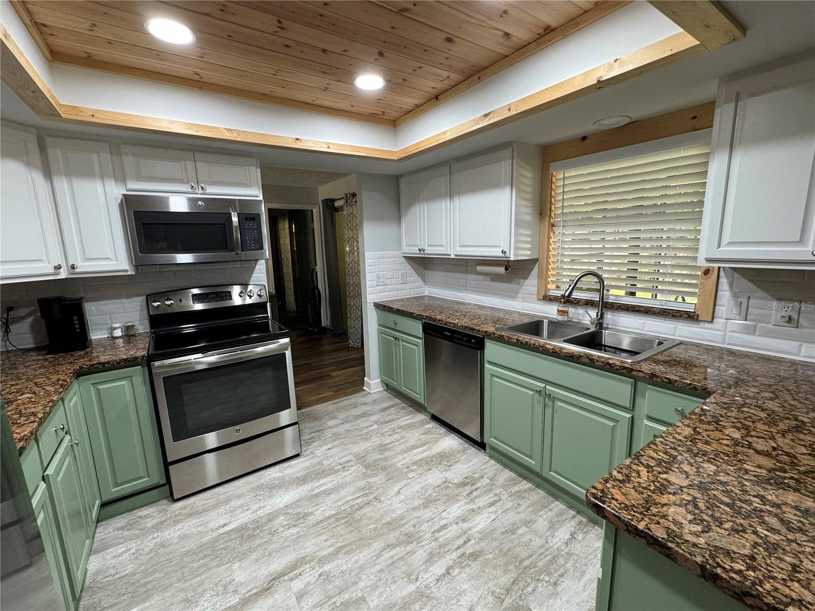 1924 TRAVELERS PALM DR, EDGEWATER, FL, 32141