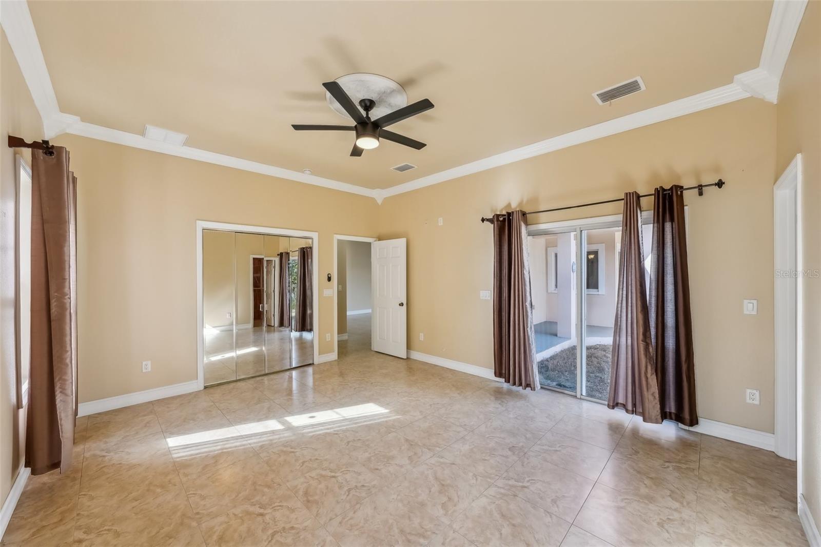 5269 61ST WAY N, KENNETH CITY, FL, 33709