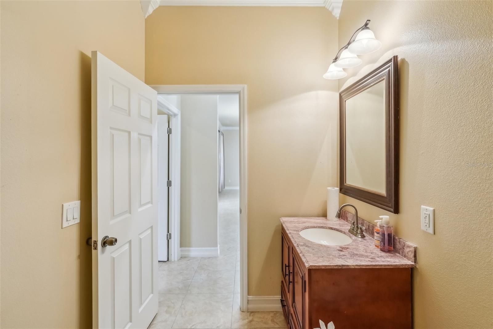 5269 61ST WAY N, KENNETH CITY, FL, 33709