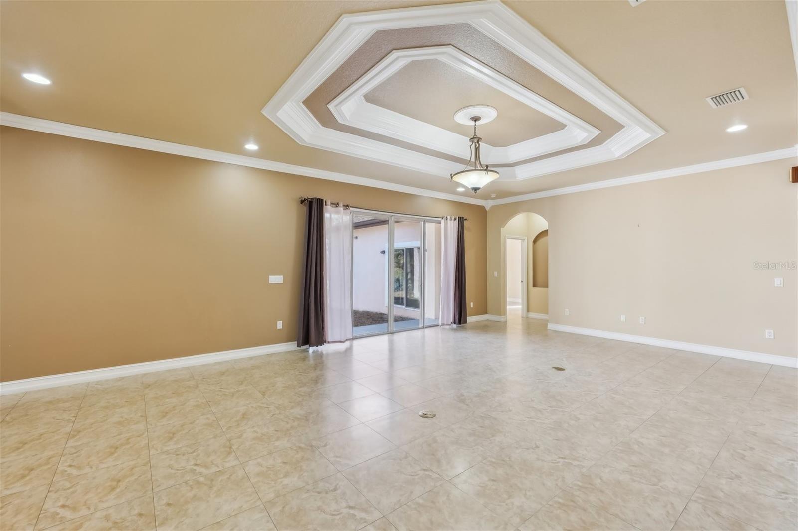 5269 61ST WAY N, KENNETH CITY, FL, 33709