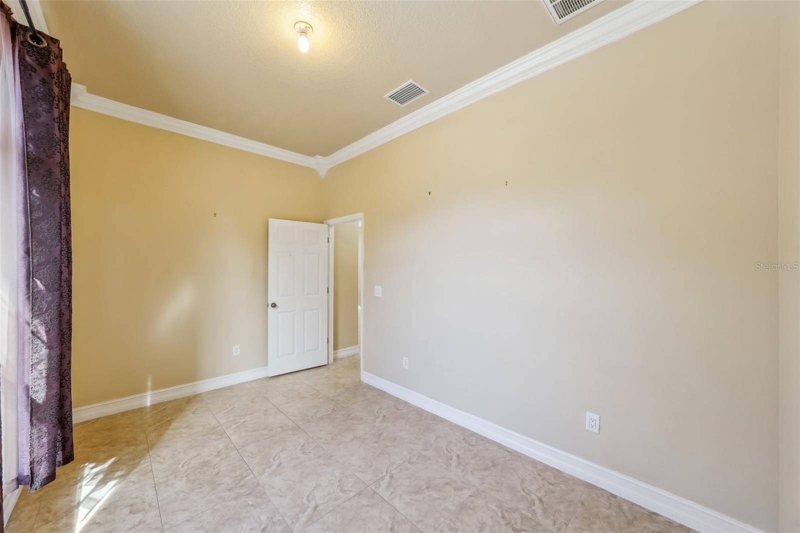 5269 61ST WAY N, KENNETH CITY, FL, 33709