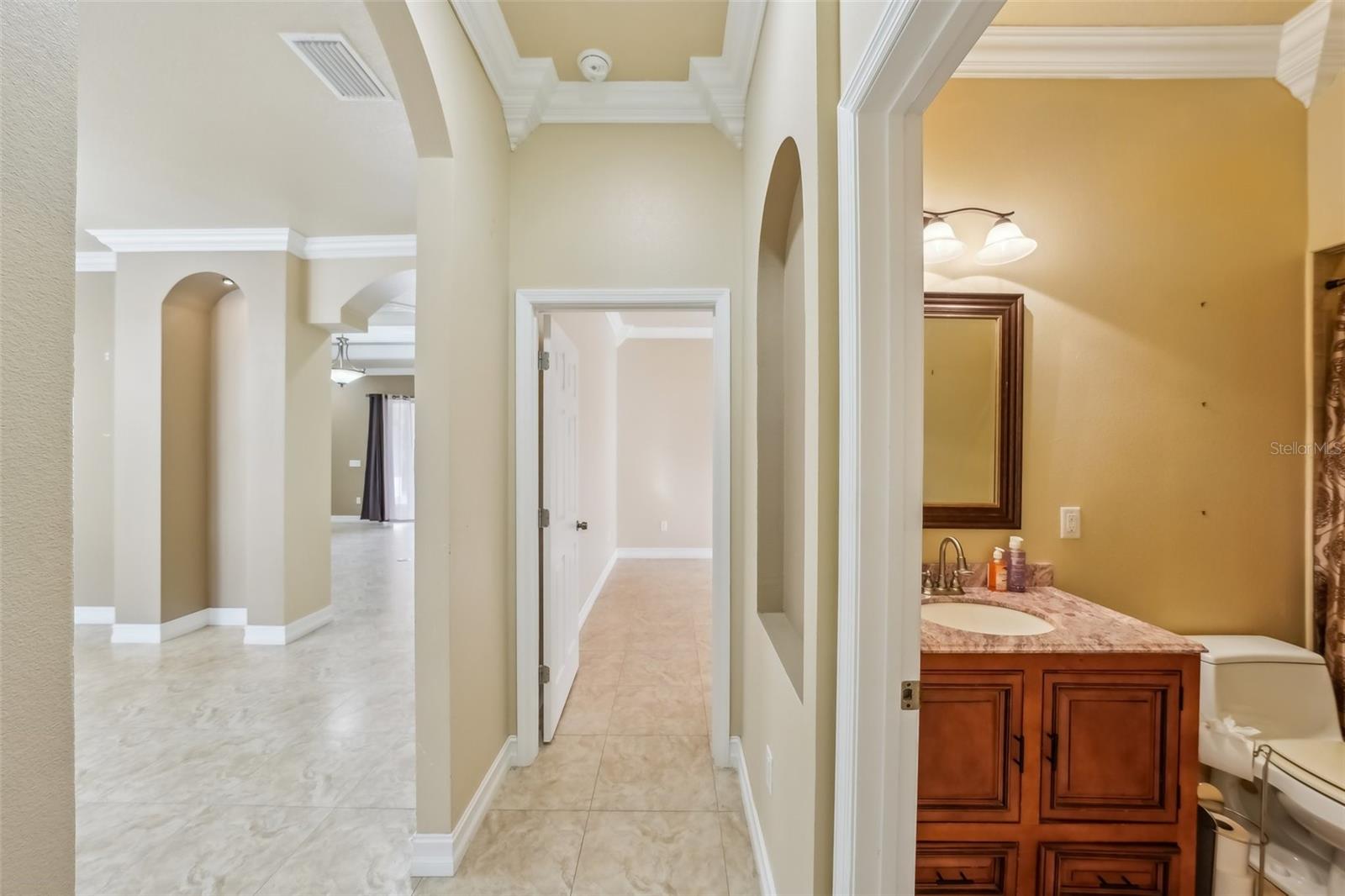 5269 61ST WAY N, KENNETH CITY, FL, 33709