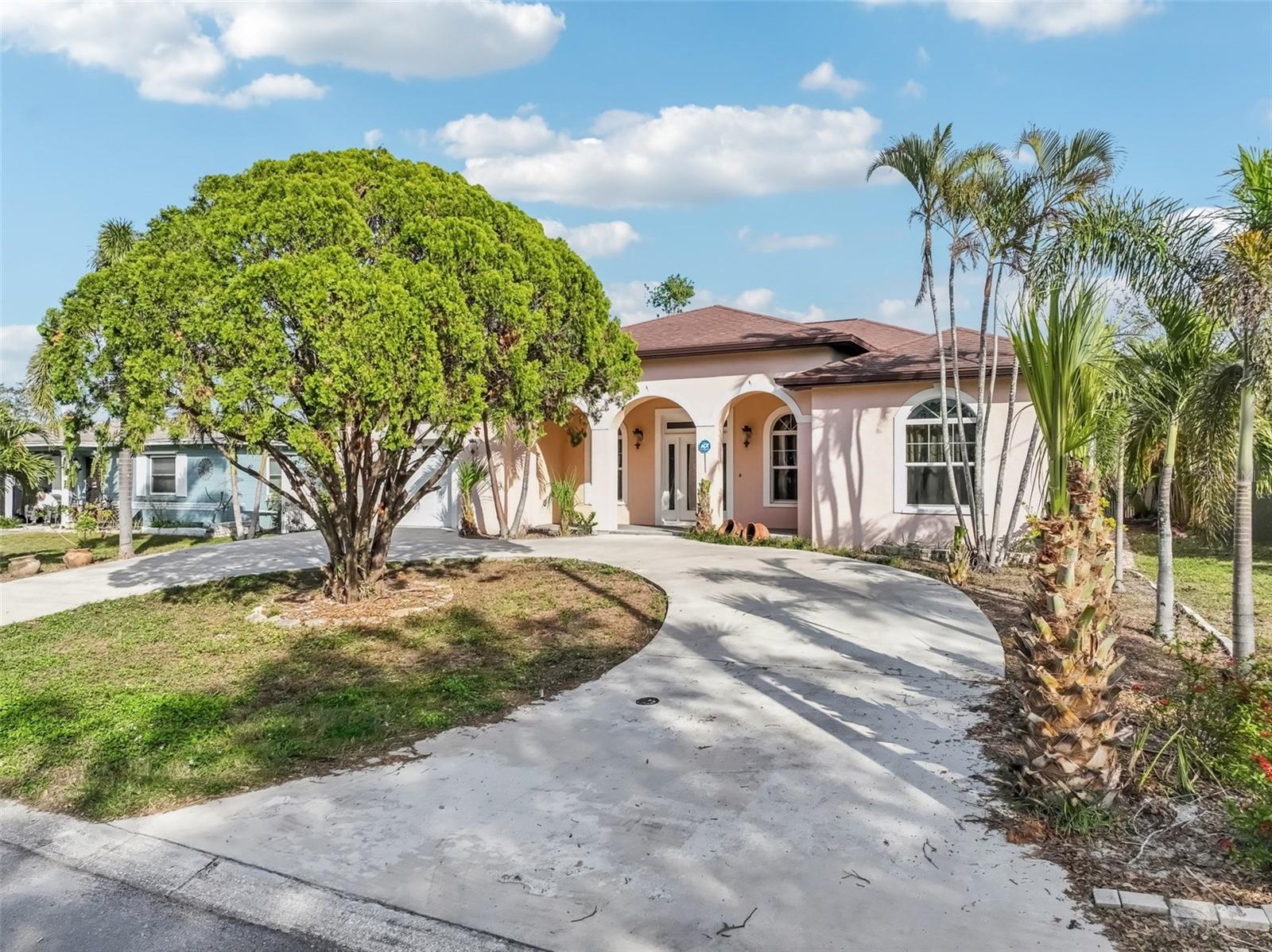 5269 61ST WAY N, KENNETH CITY, FL, 33709