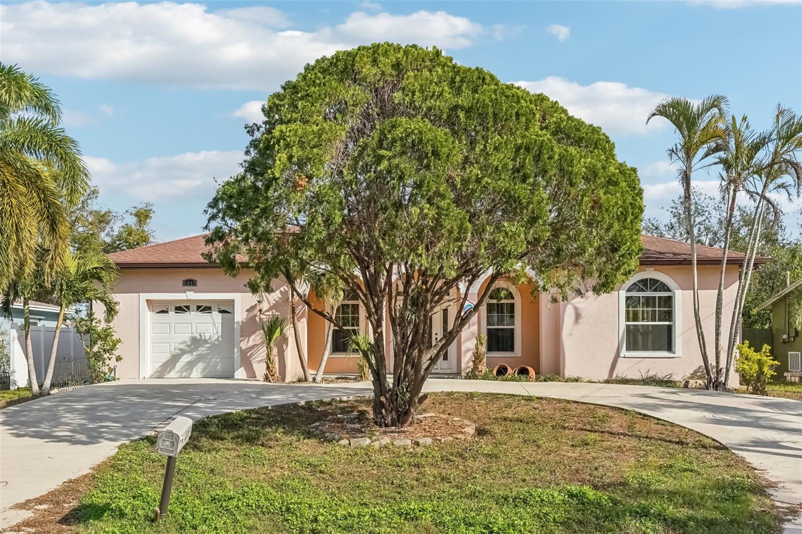5269 61ST WAY N, KENNETH CITY, FL, 33709