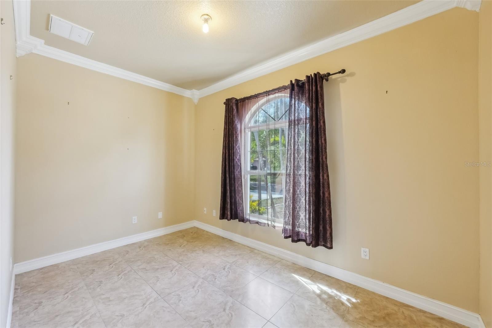 5269 61ST WAY N, KENNETH CITY, FL, 33709