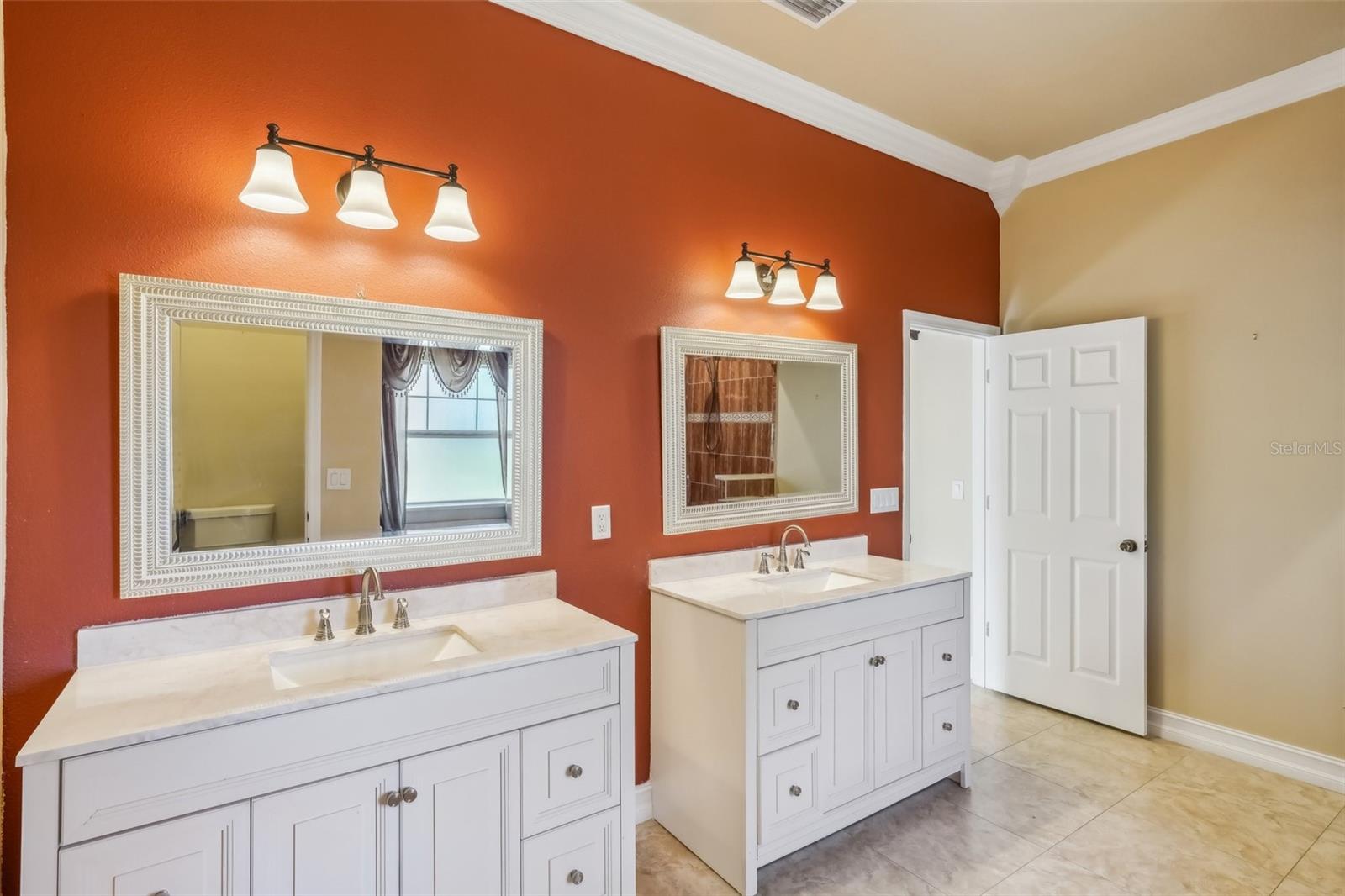 5269 61ST WAY N, KENNETH CITY, FL, 33709