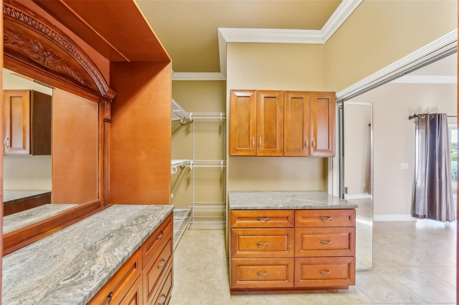 5269 61ST WAY N, KENNETH CITY, FL, 33709