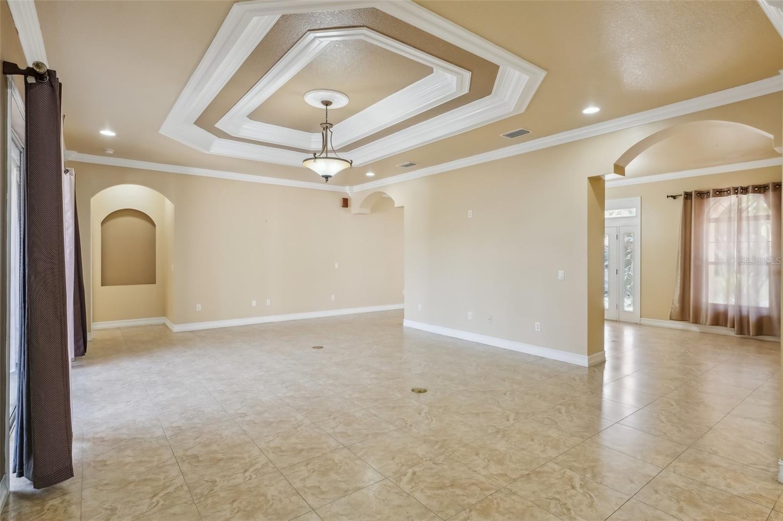 5269 61ST WAY N, KENNETH CITY, FL, 33709