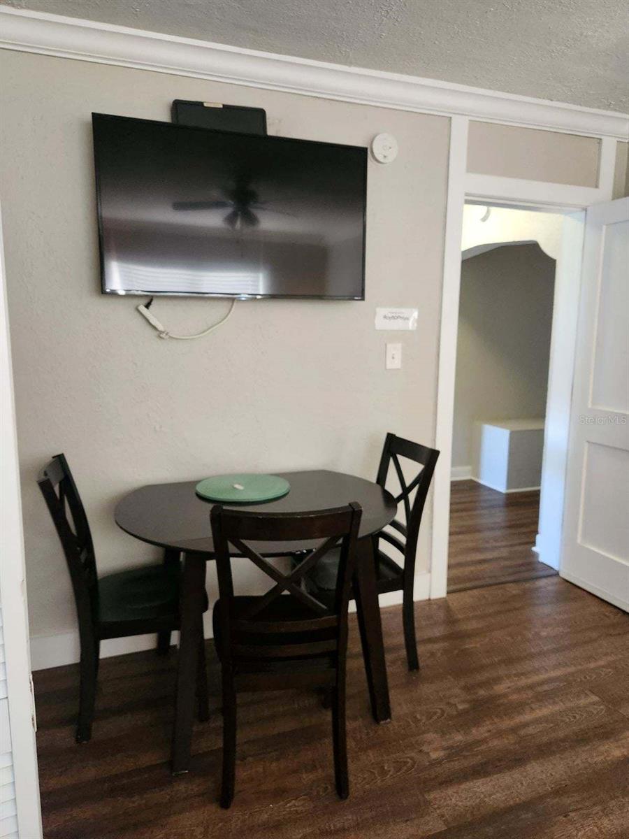 515 COLUMBIA DR #9, TAMPA, FL, 33606