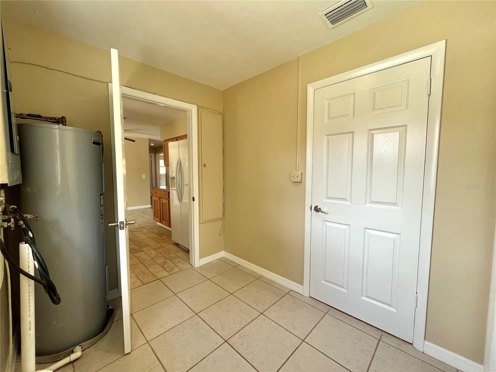 6 S COLUMBUS ST, BEVERLY HILLS, FL, 34465