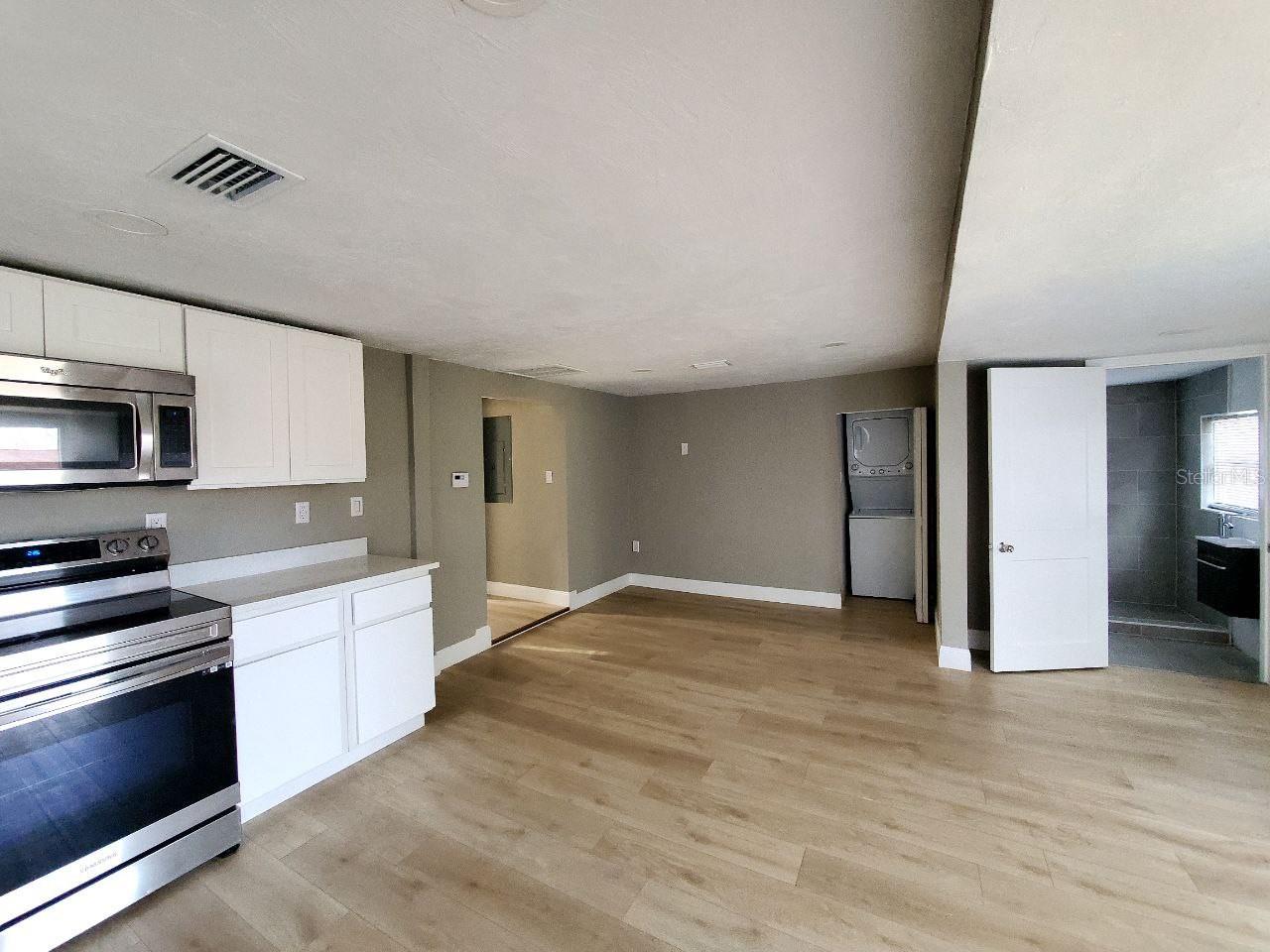 900 JASMINE AVE, HOLLY HILL, FL, 32117