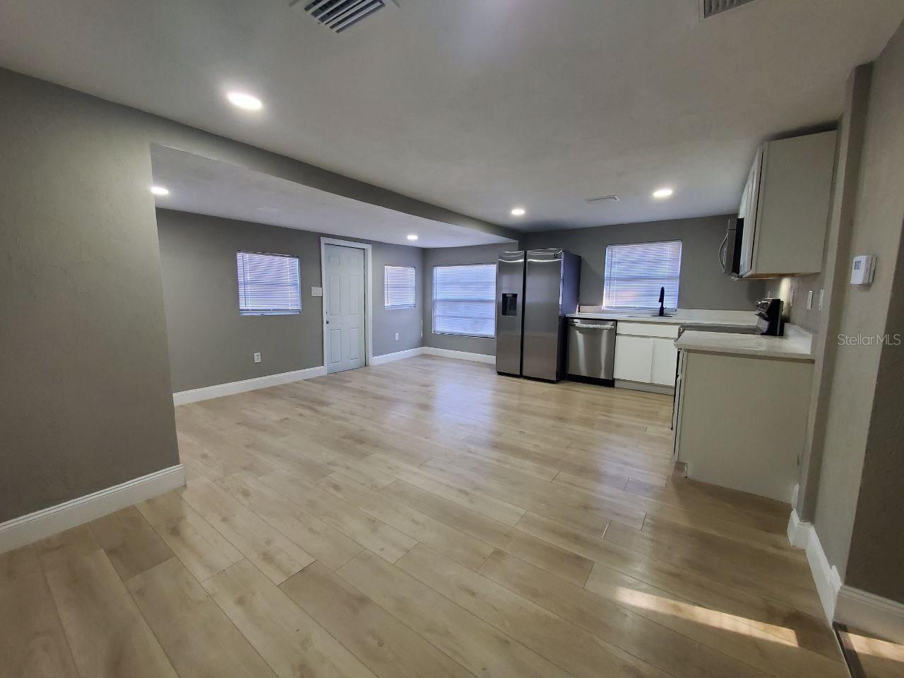 900 JASMINE AVE, HOLLY HILL, FL, 32117