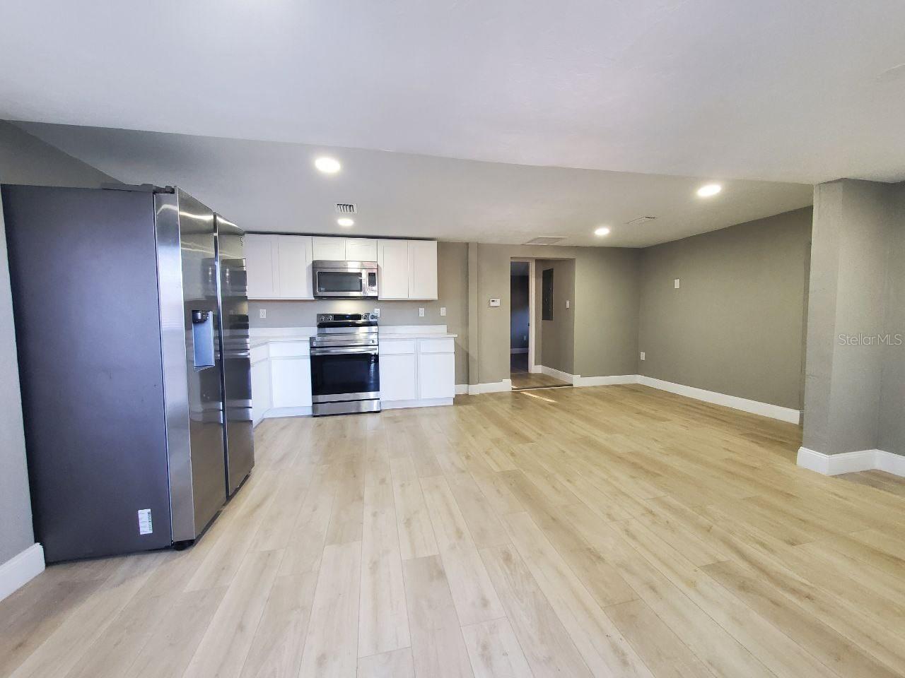 900 JASMINE AVE, HOLLY HILL, FL, 32117
