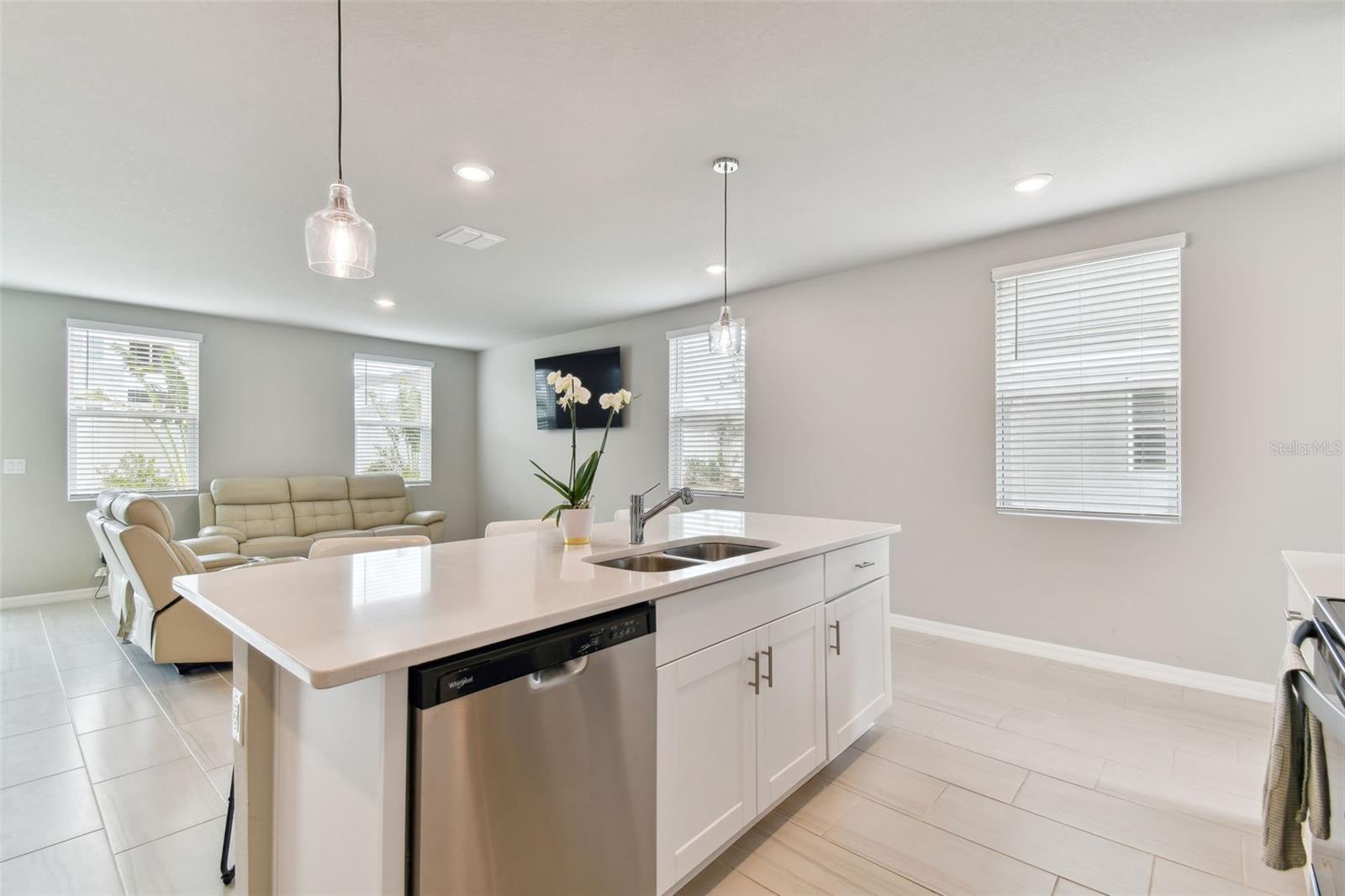 32431 LIMITLESS PL, WESLEY CHAPEL, FL, 33545