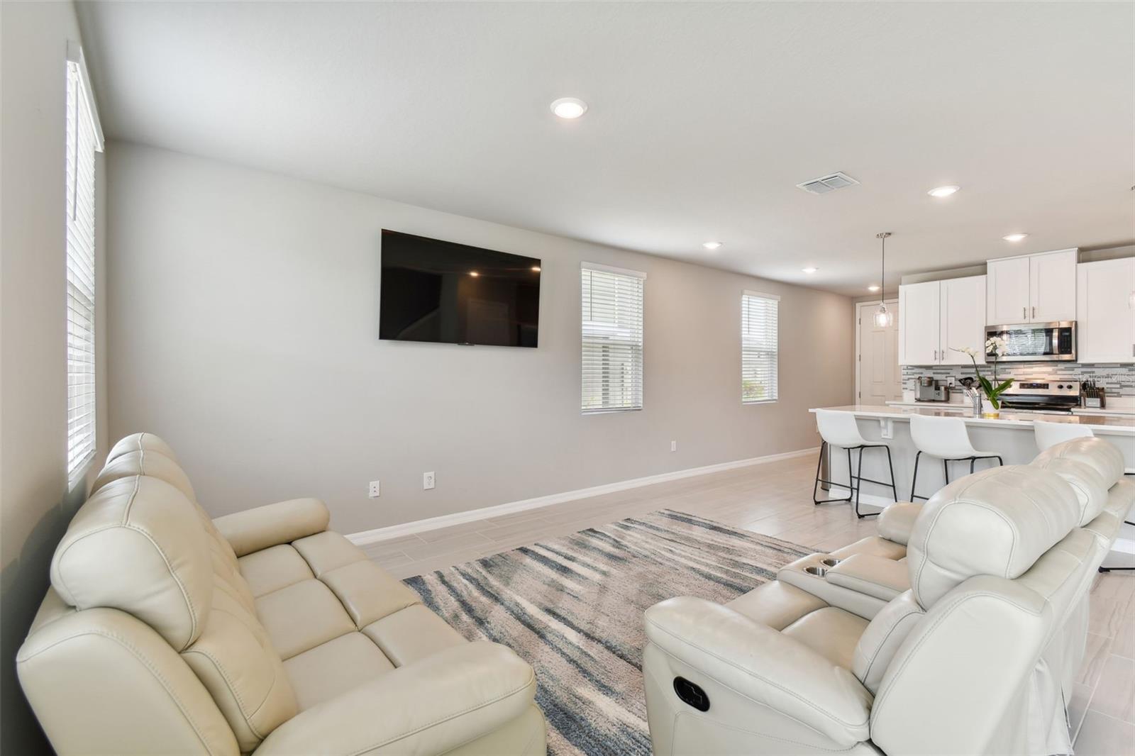 32431 LIMITLESS PL, WESLEY CHAPEL, FL, 33545