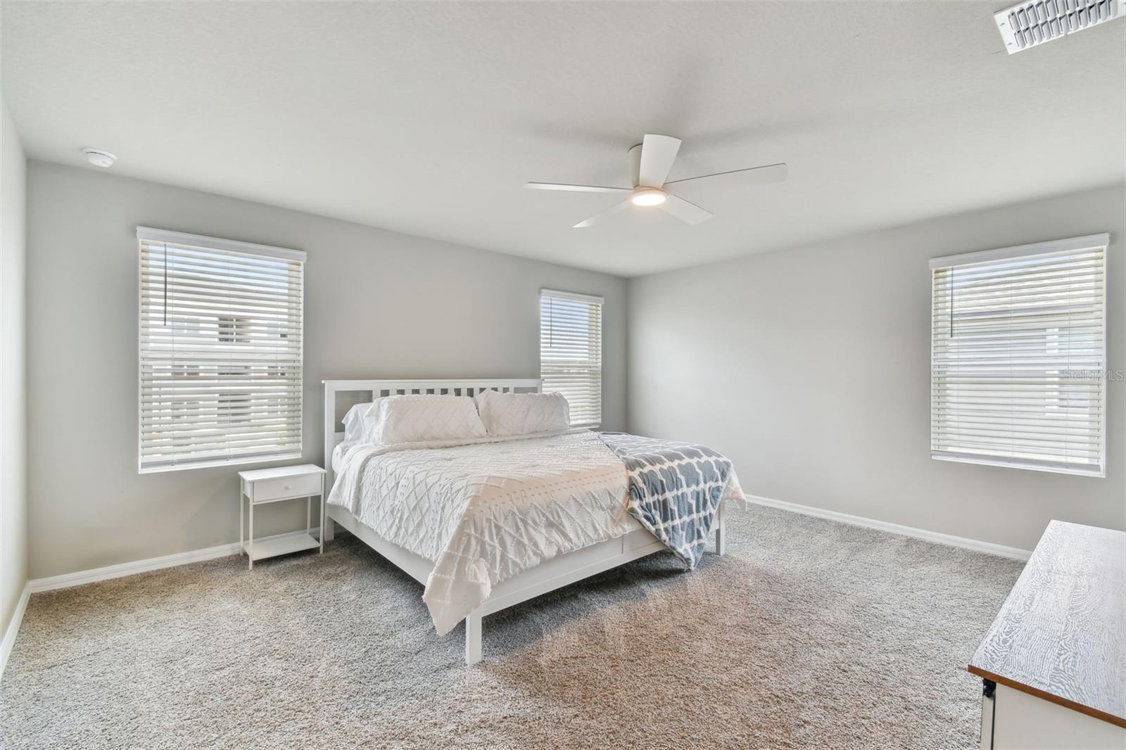 32431 LIMITLESS PL, WESLEY CHAPEL, FL, 33545