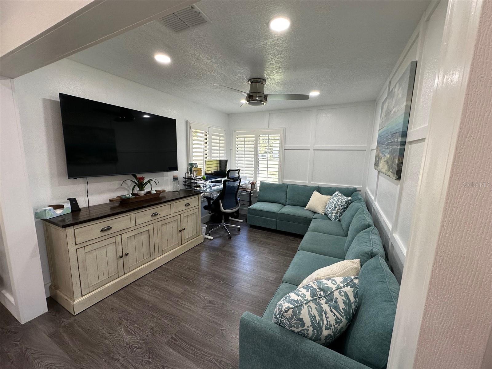 1005 LAKE AVOCA PL, TARPON SPRINGS, FL, 34689